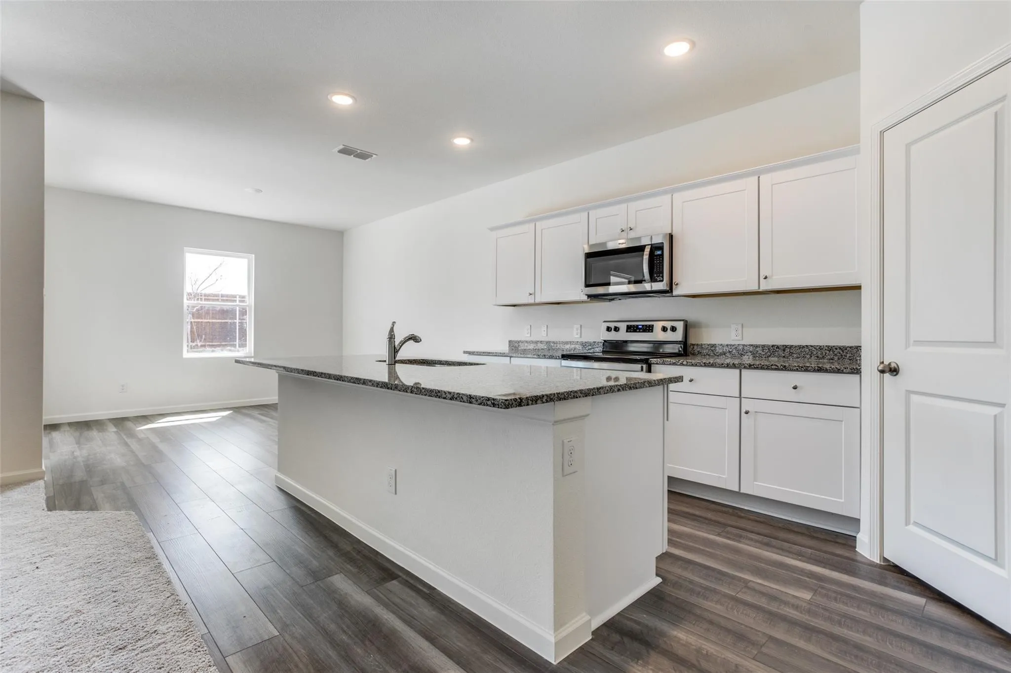 Single Family Residence For Rent in Collin County , 721 Cherry Blossom Street, Anna, Texas 75409, 3 Bedroom, 2 Bathroom, 2 Garage spaces, 1,820 Sqft, built in 2022, mls#21419888, Real Estate Agent in Anna, Homes For Rent in Collin county, Homes For Rent in Anna, Realtor in Anna Texas, Real Estate Brokerage Independent Realty Texas, Luminita Cordes Realtor