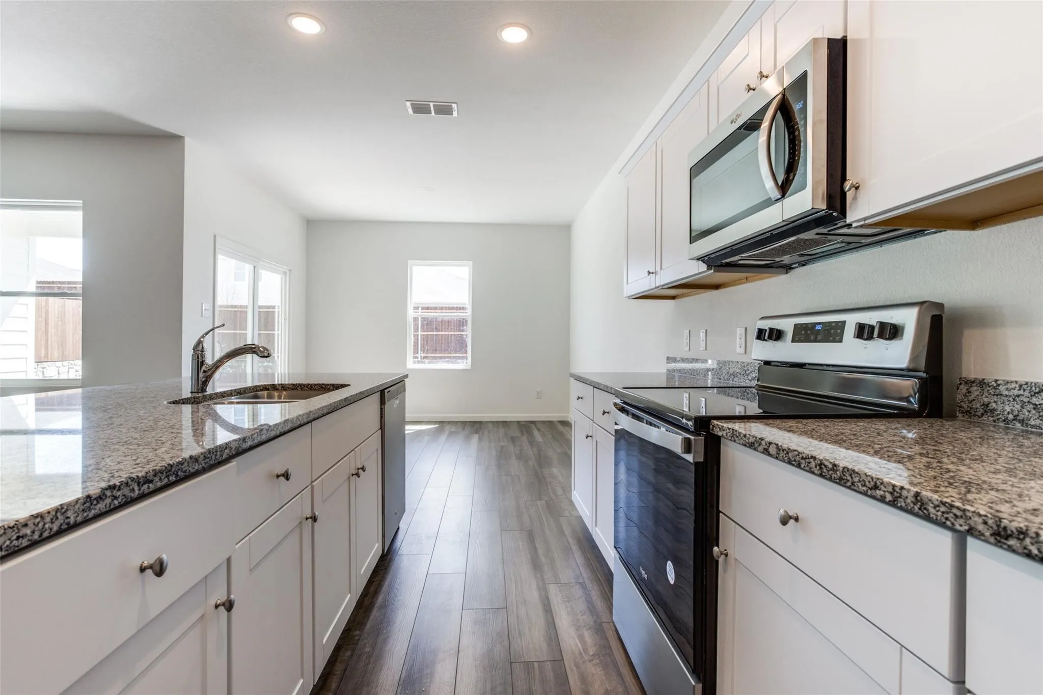 Single Family Residence For Rent in Collin County , 721 Cherry Blossom Street, Anna, Texas 75409, 3 Bedroom, 2 Bathroom, 2 Garage spaces, 1,820 Sqft, built in 2022, mls#21419888, Real Estate Agent in Anna, Homes For Rent in Collin county, Homes For Rent in Anna, Realtor in Anna Texas, Real Estate Brokerage Independent Realty Texas, Luminita Cordes Realtor