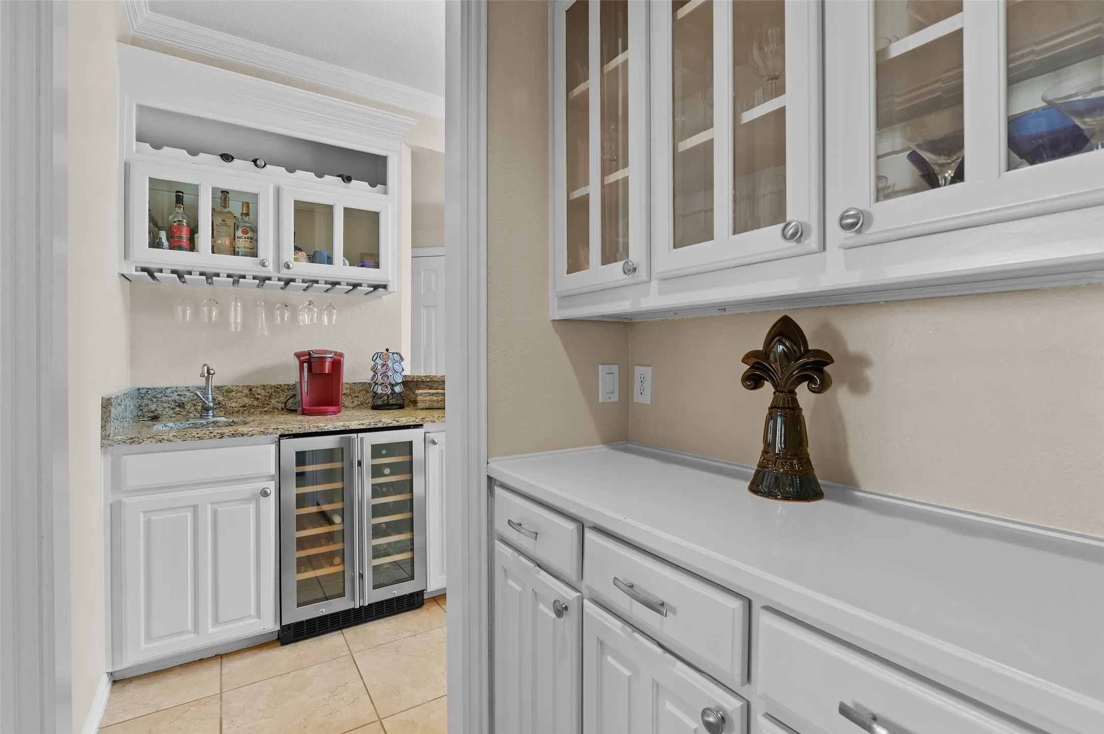 Butlers pantry and Bar area!
