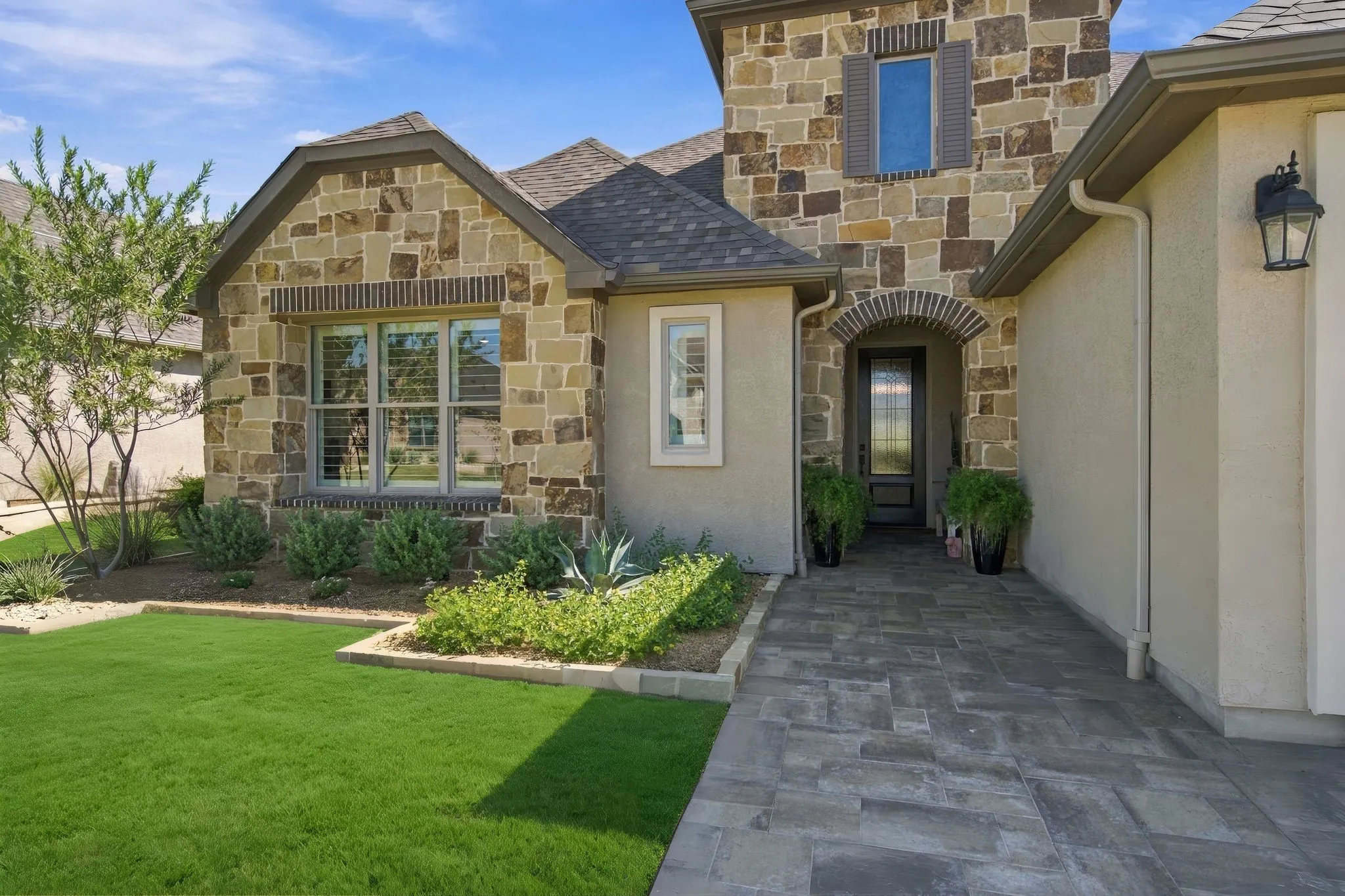 Single Family Residence For Sale in Denton County , 11113 Mica Lane, Denton, Texas 76207, 2 Bedroom, 3 Bathroom, 3 Garage spaces, 2,567 Sqft, built in 2024, mls#21412425, Real Estate Agent in Denton, Homes For Sale in Denton county, Homes For Sale in Denton, Realtor in Denton Texas, Real Estate Brokerage Independent Realty Texas, Luminita Cordes Realtor