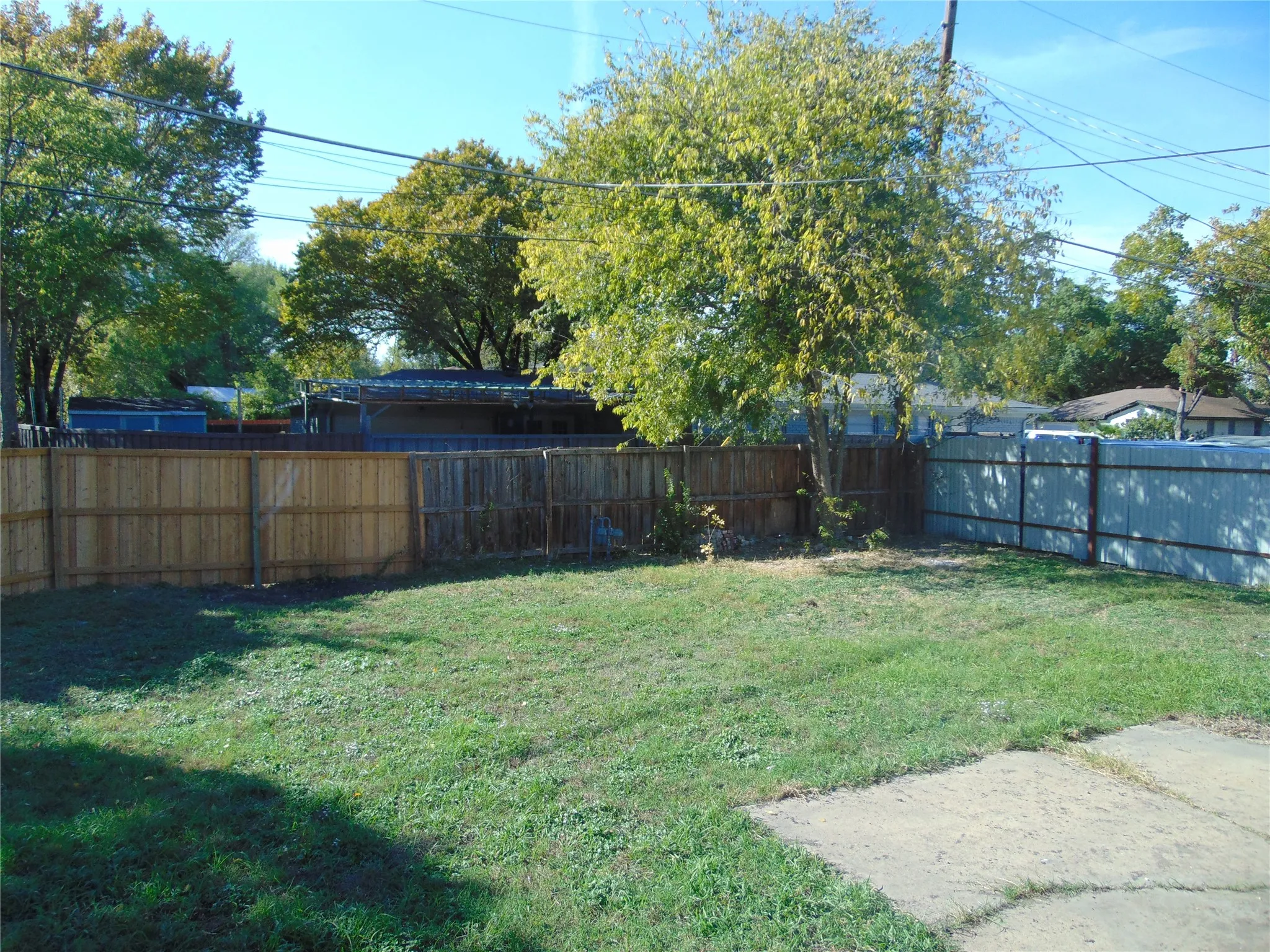 Single Family Residence For Sale in Dallas County , 1741 Oak Hill Circle, Dallas, Texas 75217, 4 Bedroom, 2 Bathroom, Garage spaces, 1,717 Sqft, built in 1964, mls#21408487, Real Estate Agent in Dallas, Homes For Sale in Dallas county, Homes For Sale in Dallas, Realtor in Dallas Texas, Real Estate Brokerage Independent Realty Texas, Luminita Cordes Realtor
