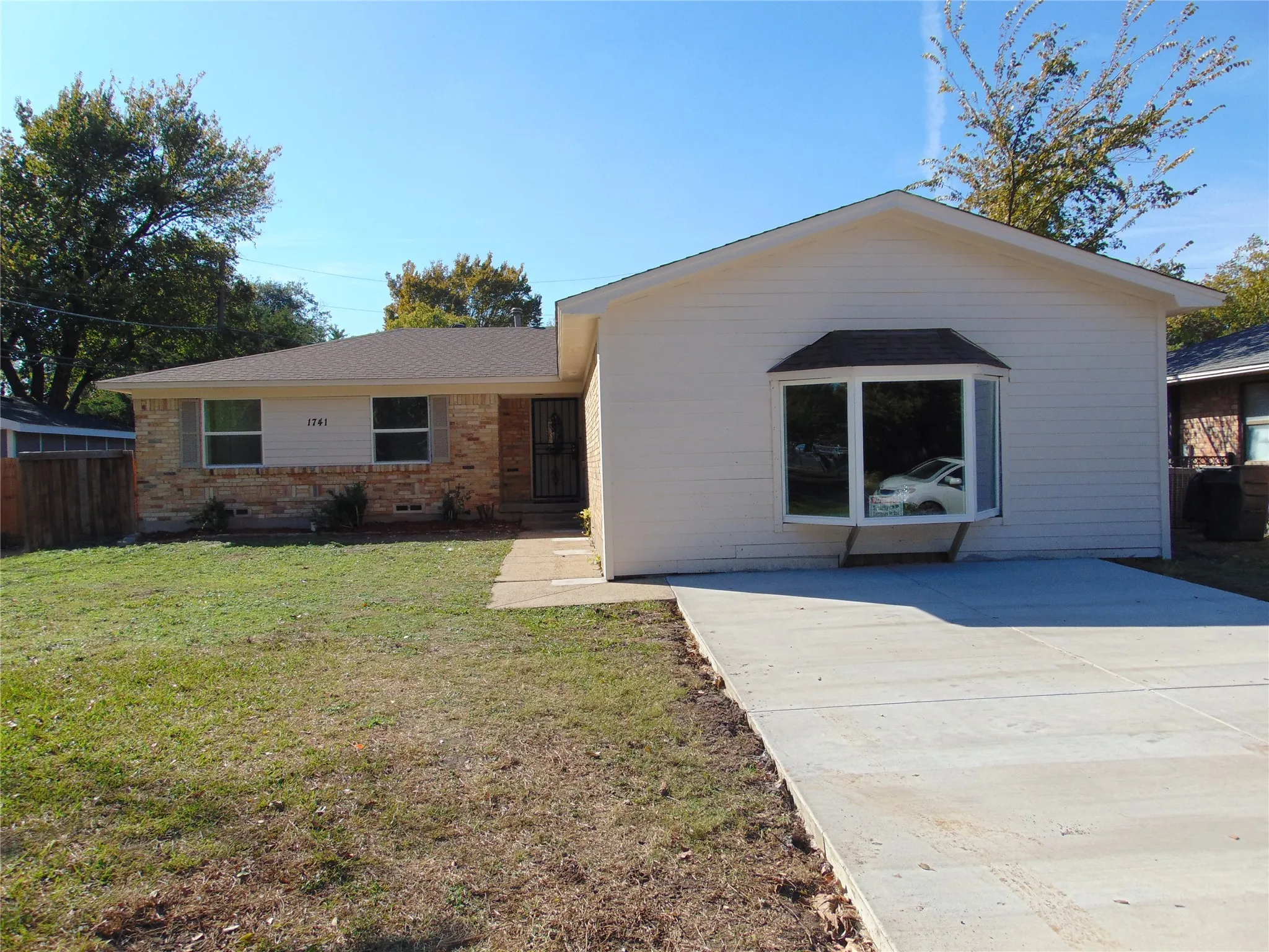 Single Family Residence For Sale in Dallas County , 1741 Oak Hill Circle, Dallas, Texas 75217, 4 Bedroom, 2 Bathroom, Garage spaces, 1,717 Sqft, built in 1964, mls#21408487, Real Estate Agent in Dallas, Homes For Sale in Dallas county, Homes For Sale in Dallas, Realtor in Dallas Texas, Real Estate Brokerage Independent Realty Texas, Luminita Cordes Realtor