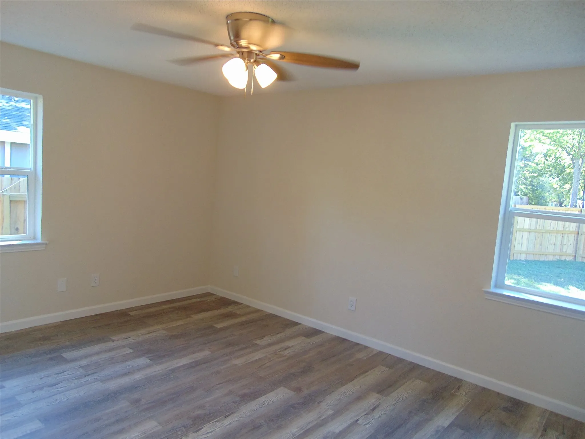 Single Family Residence For Sale in Dallas County , 1741 Oak Hill Circle, Dallas, Texas 75217, 4 Bedroom, 2 Bathroom, Garage spaces, 1,717 Sqft, built in 1964, mls#21408487, Real Estate Agent in Dallas, Homes For Sale in Dallas county, Homes For Sale in Dallas, Realtor in Dallas Texas, Real Estate Brokerage Independent Realty Texas, Luminita Cordes Realtor