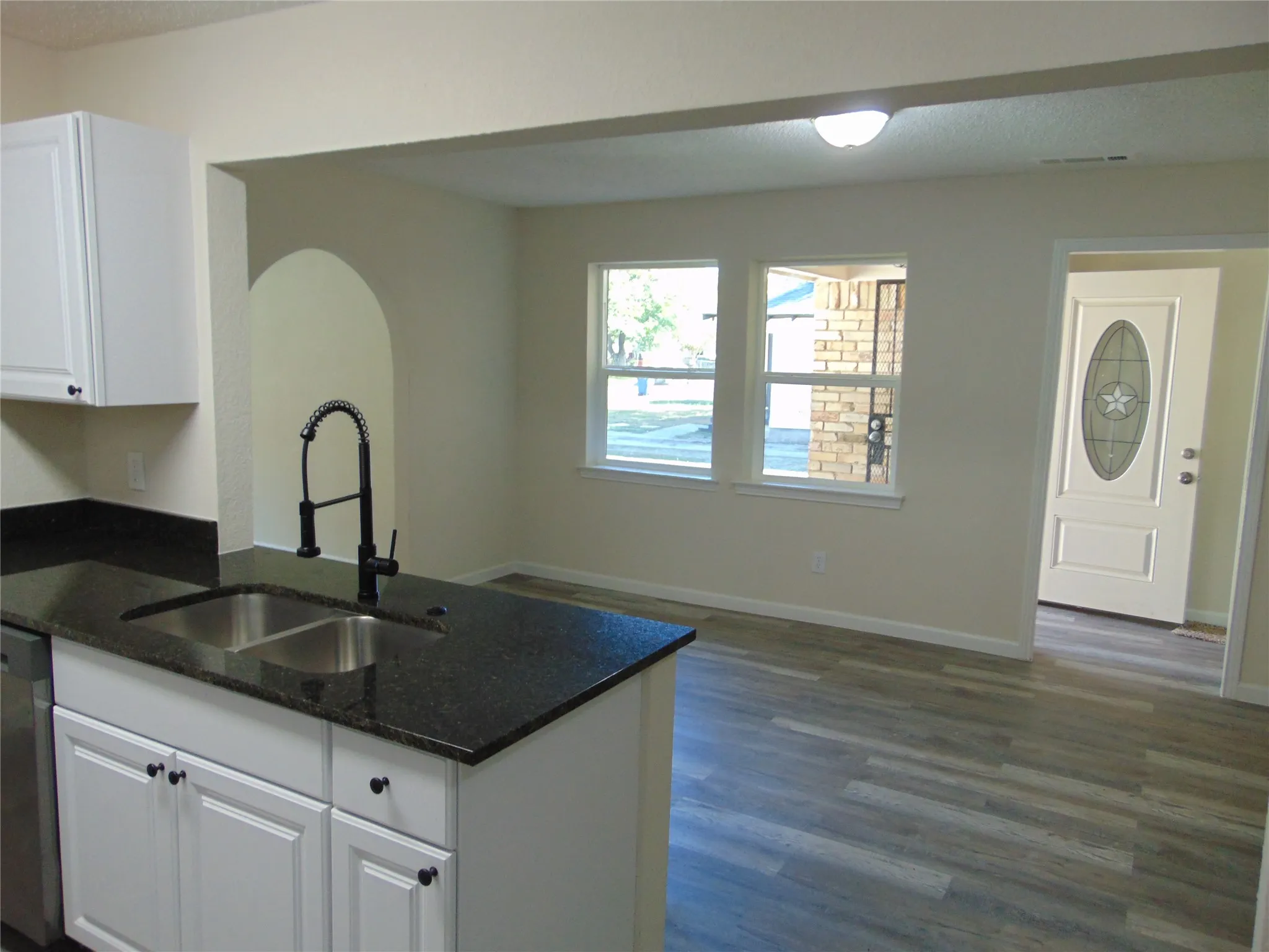 Single Family Residence For Sale in Dallas County , 1741 Oak Hill Circle, Dallas, Texas 75217, 4 Bedroom, 2 Bathroom, Garage spaces, 1,717 Sqft, built in 1964, mls#21408487, Real Estate Agent in Dallas, Homes For Sale in Dallas county, Homes For Sale in Dallas, Realtor in Dallas Texas, Real Estate Brokerage Independent Realty Texas, Luminita Cordes Realtor