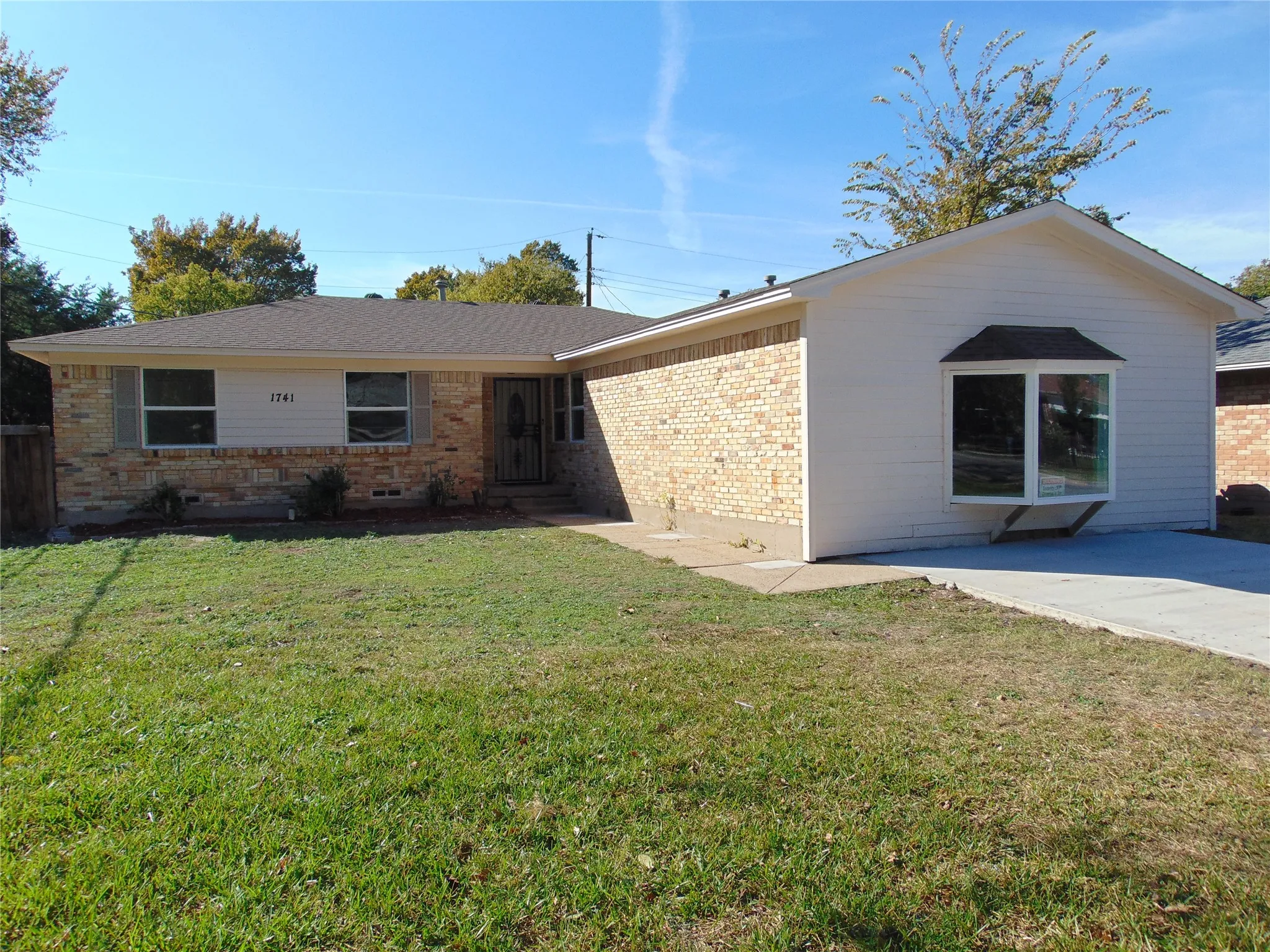 Single Family Residence For Sale in Dallas County , 1741 Oak Hill Circle, Dallas, Texas 75217, 4 Bedroom, 2 Bathroom, Garage spaces, 1,717 Sqft, built in 1964, mls#21408487, Real Estate Agent in Dallas, Homes For Sale in Dallas county, Homes For Sale in Dallas, Realtor in Dallas Texas, Real Estate Brokerage Independent Realty Texas, Luminita Cordes Realtor