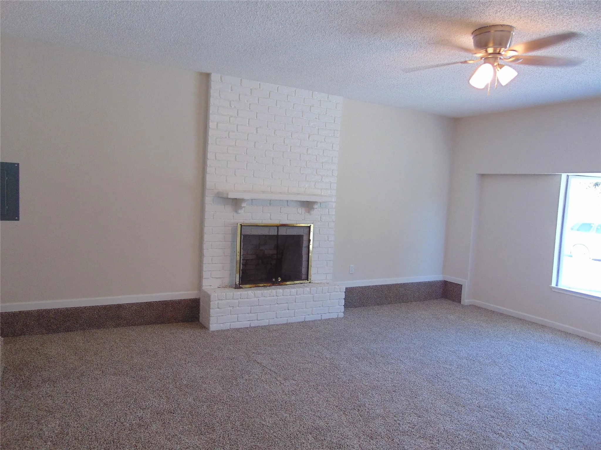 Single Family Residence For Sale in Dallas County , 1741 Oak Hill Circle, Dallas, Texas 75217, 4 Bedroom, 2 Bathroom, Garage spaces, 1,717 Sqft, built in 1964, mls#21408487, Real Estate Agent in Dallas, Homes For Sale in Dallas county, Homes For Sale in Dallas, Realtor in Dallas Texas, Real Estate Brokerage Independent Realty Texas, Luminita Cordes Realtor