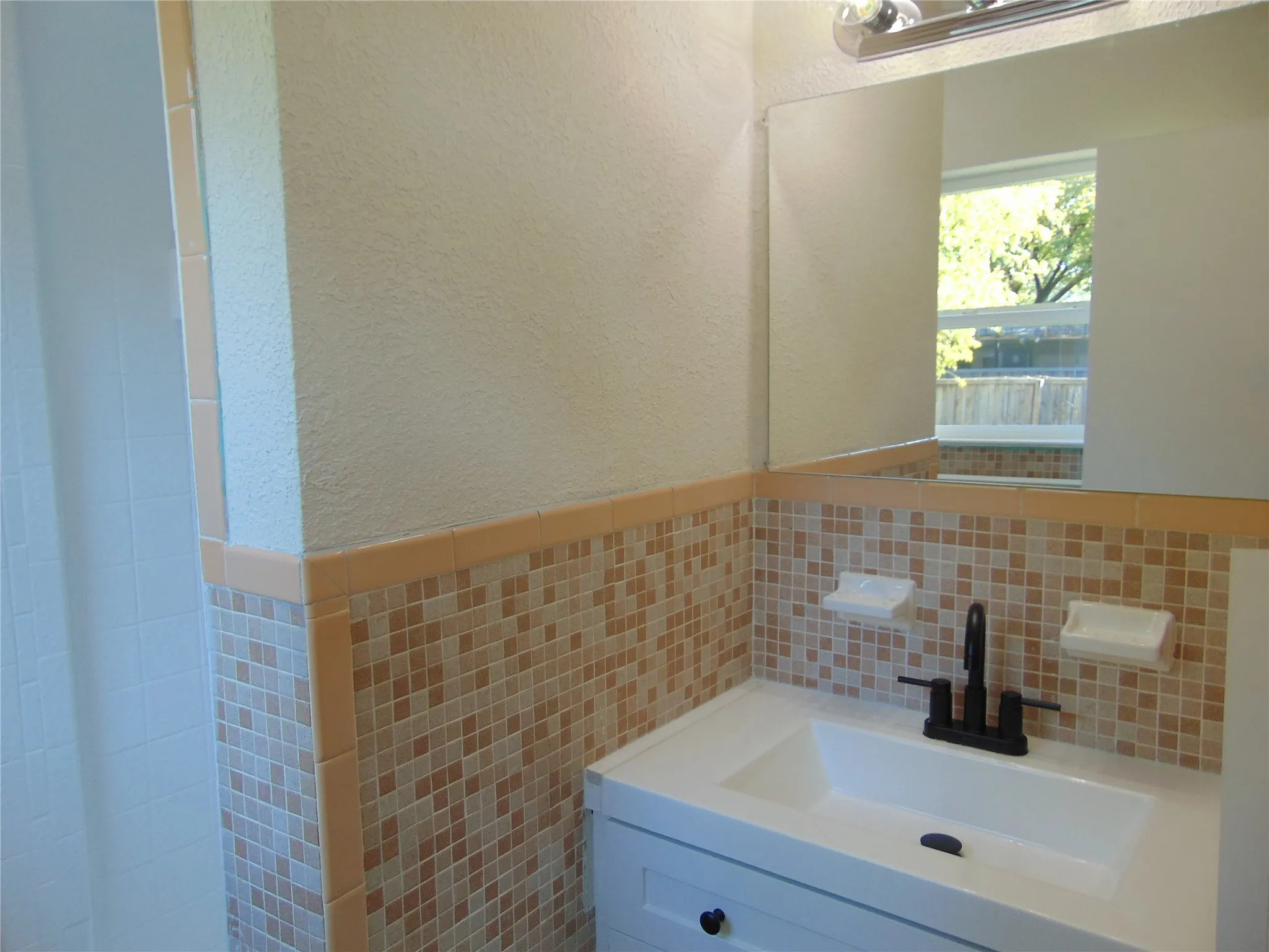 Single Family Residence For Sale in Dallas County , 1741 Oak Hill Circle, Dallas, Texas 75217, 4 Bedroom, 2 Bathroom, Garage spaces, 1,717 Sqft, built in 1964, mls#21408487, Real Estate Agent in Dallas, Homes For Sale in Dallas county, Homes For Sale in Dallas, Realtor in Dallas Texas, Real Estate Brokerage Independent Realty Texas, Luminita Cordes Realtor