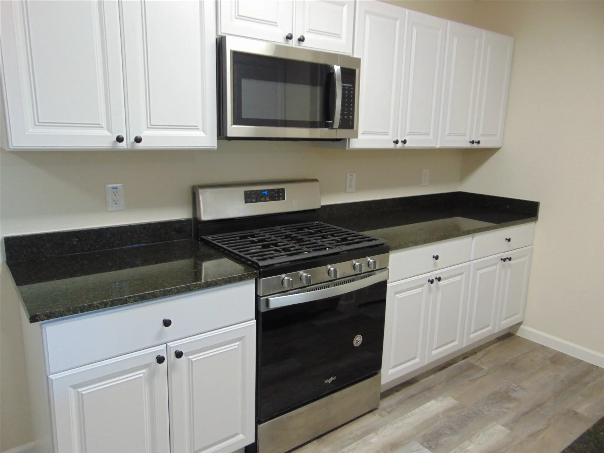 Single Family Residence For Sale in Dallas County , 1741 Oak Hill Circle, Dallas, Texas 75217, 4 Bedroom, 2 Bathroom, Garage spaces, 1,717 Sqft, built in 1964, mls#21408487, Real Estate Agent in Dallas, Homes For Sale in Dallas county, Homes For Sale in Dallas, Realtor in Dallas Texas, Real Estate Brokerage Independent Realty Texas, Luminita Cordes Realtor