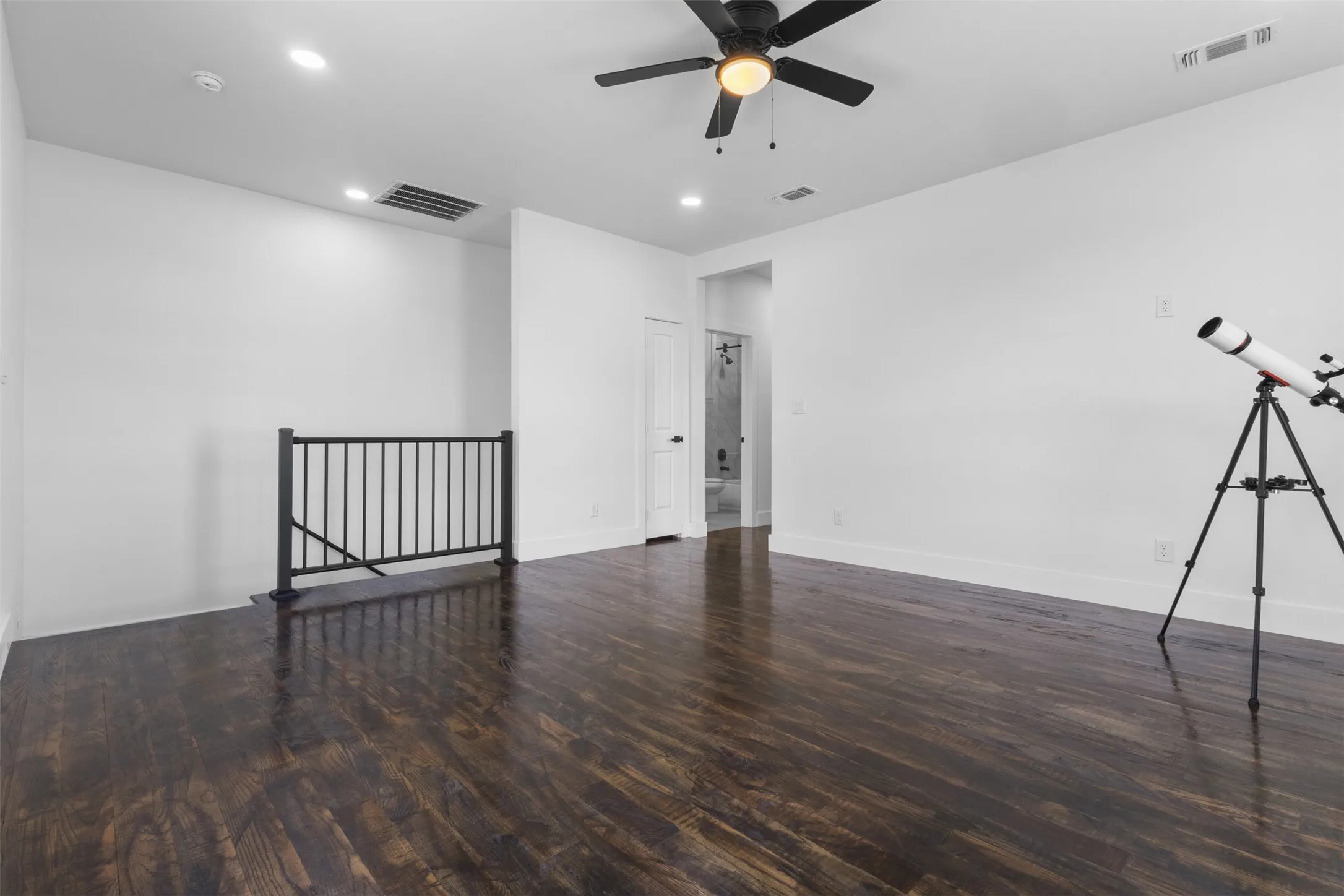 Farm For Sale in Van Zandt County , 233 Private Road #7786, Wills Point, Texas 75169, 5 Bedroom, 4 Bathroom, Garage spaces, 3,333 Sqft, built in 2023, mls#21417914, Real Estate Agent in Wills Point, Homes For Sale in Van Zandt county, Homes For Sale in Wills Point, Realtor in Wills Point Texas, Real Estate Brokerage Independent Realty Texas, Luminita Cordes Realtor