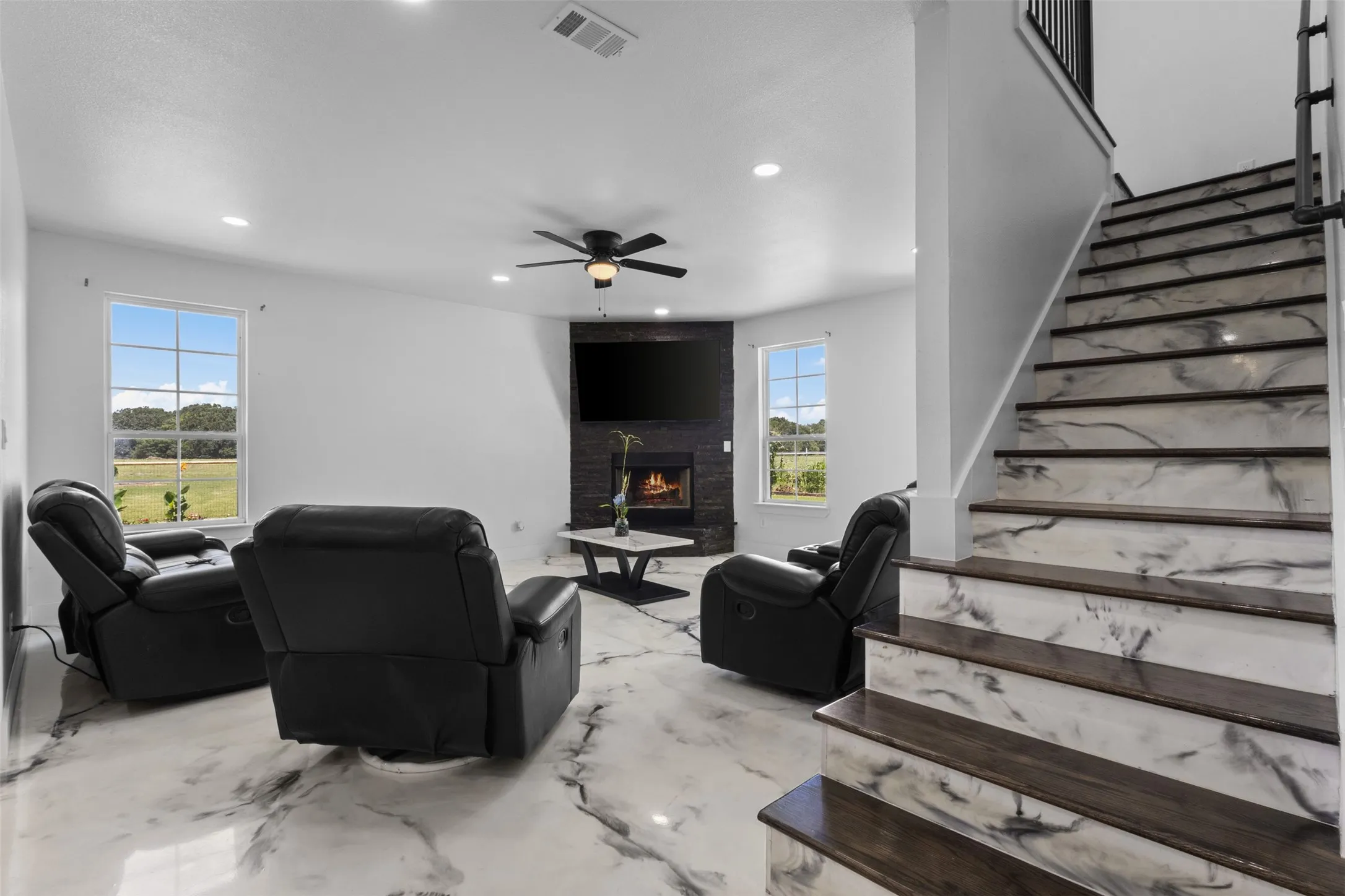 Farm For Sale in Van Zandt County , 233 Private Road #7786, Wills Point, Texas 75169, 5 Bedroom, 4 Bathroom, Garage spaces, 3,333 Sqft, built in 2023, mls#21417914, Real Estate Agent in Wills Point, Homes For Sale in Van Zandt county, Homes For Sale in Wills Point, Realtor in Wills Point Texas, Real Estate Brokerage Independent Realty Texas, Luminita Cordes Realtor