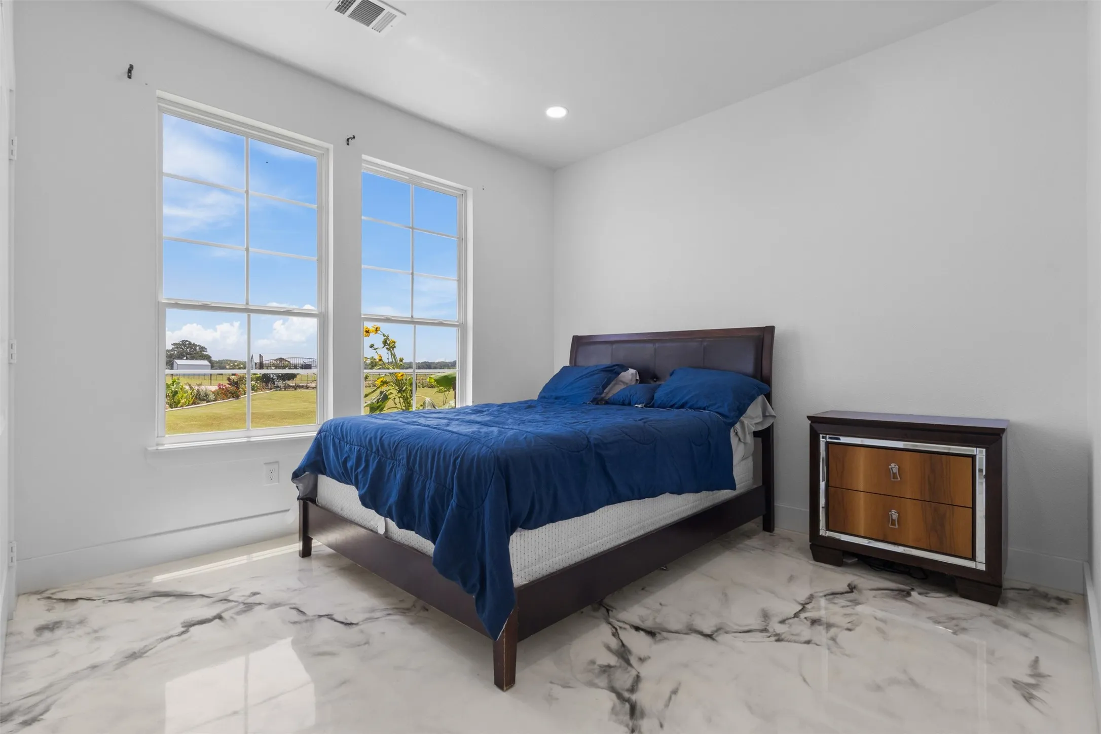 Farm For Sale in Van Zandt County , 233 Private Road #7786, Wills Point, Texas 75169, 5 Bedroom, 4 Bathroom, Garage spaces, 3,333 Sqft, built in 2023, mls#21417914, Real Estate Agent in Wills Point, Homes For Sale in Van Zandt county, Homes For Sale in Wills Point, Realtor in Wills Point Texas, Real Estate Brokerage Independent Realty Texas, Luminita Cordes Realtor