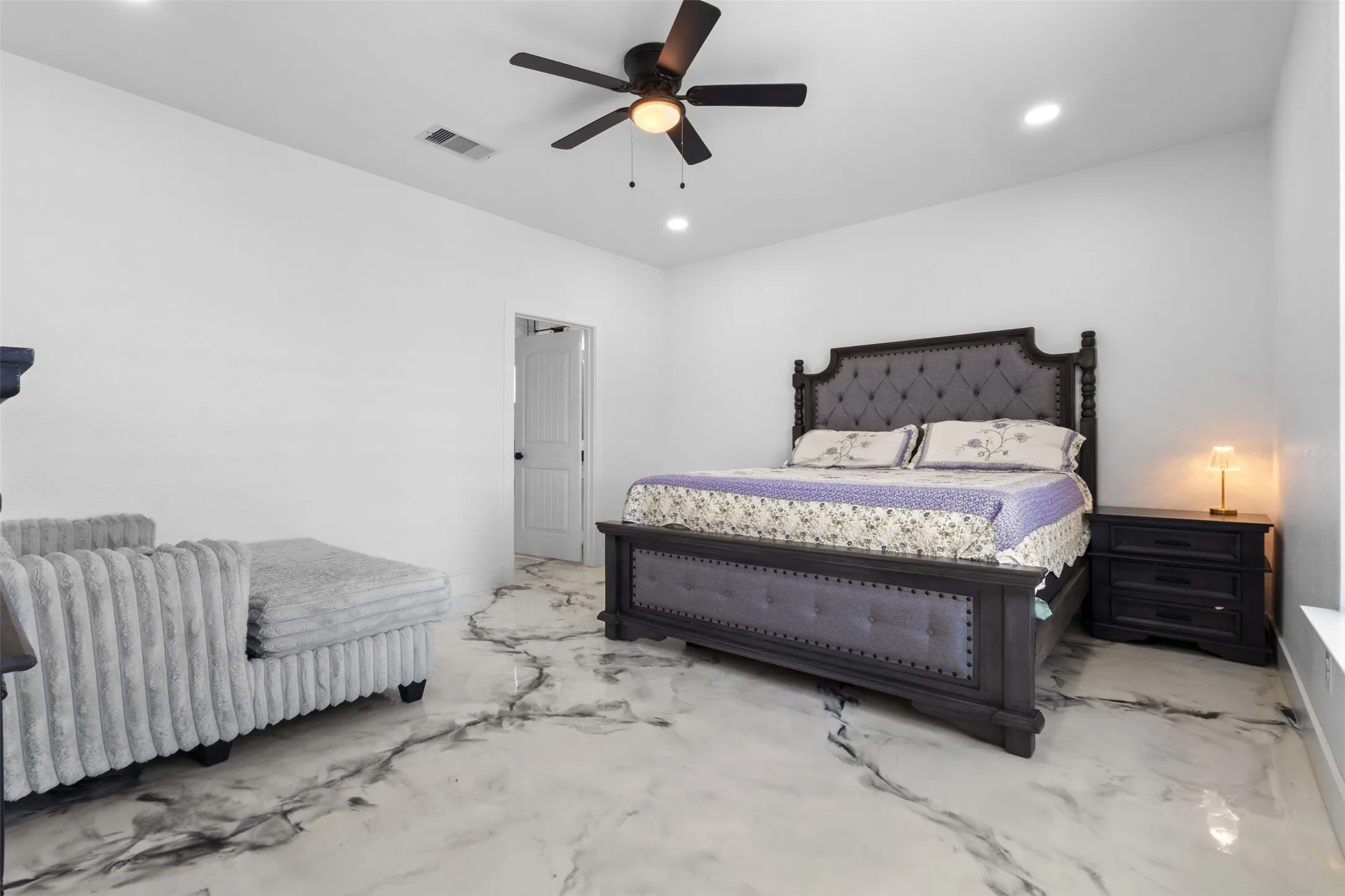 Farm For Sale in Van Zandt County , 233 Private Road #7786, Wills Point, Texas 75169, 5 Bedroom, 4 Bathroom, Garage spaces, 3,333 Sqft, built in 2023, mls#21417914, Real Estate Agent in Wills Point, Homes For Sale in Van Zandt county, Homes For Sale in Wills Point, Realtor in Wills Point Texas, Real Estate Brokerage Independent Realty Texas, Luminita Cordes Realtor