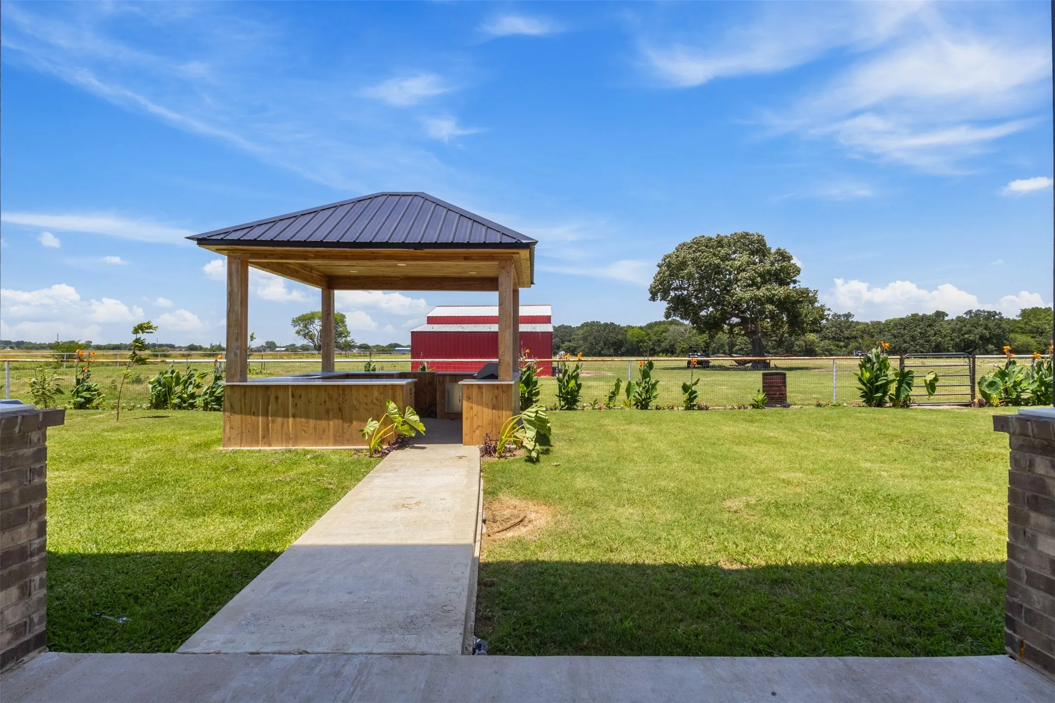 Farm For Sale in Van Zandt County , 233 Private Road #7786, Wills Point, Texas 75169, 5 Bedroom, 4 Bathroom, Garage spaces, 3,333 Sqft, built in 2023, mls#21417914, Real Estate Agent in Wills Point, Homes For Sale in Van Zandt county, Homes For Sale in Wills Point, Realtor in Wills Point Texas, Real Estate Brokerage Independent Realty Texas, Luminita Cordes Realtor
