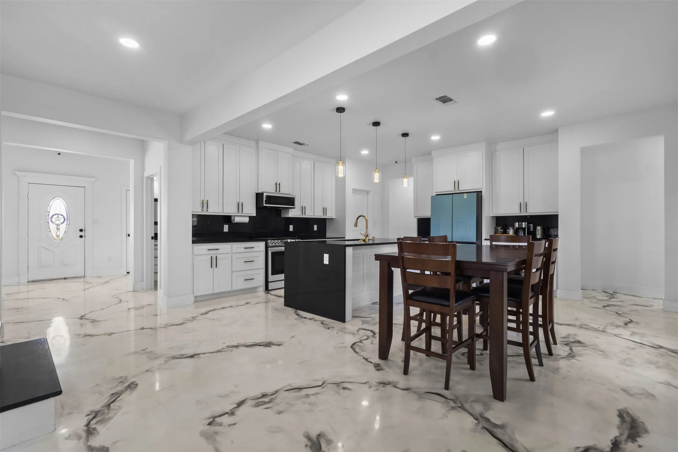 Farm For Sale in Van Zandt County , 233 Private Road #7786, Wills Point, Texas 75169, 5 Bedroom, 4 Bathroom, Garage spaces, 3,333 Sqft, built in 2023, mls#21417914, Real Estate Agent in Wills Point, Homes For Sale in Van Zandt county, Homes For Sale in Wills Point, Realtor in Wills Point Texas, Real Estate Brokerage Independent Realty Texas, Luminita Cordes Realtor
