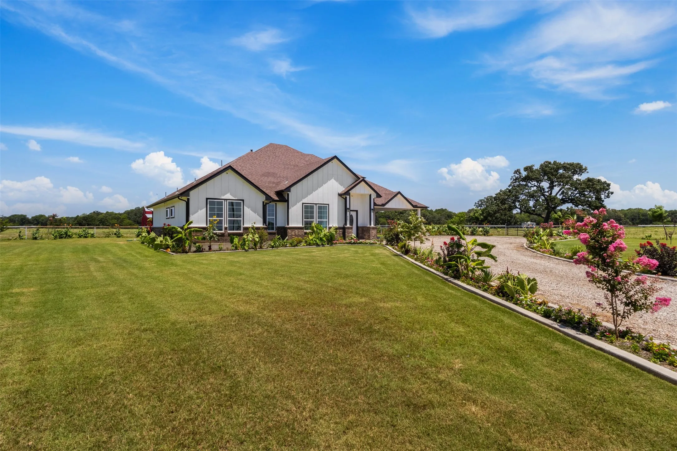 Farm For Sale in Van Zandt County , 233 Private Road #7786, Wills Point, Texas 75169, 5 Bedroom, 4 Bathroom, Garage spaces, 3,333 Sqft, built in 2023, mls#21417914, Real Estate Agent in Wills Point, Homes For Sale in Van Zandt county, Homes For Sale in Wills Point, Realtor in Wills Point Texas, Real Estate Brokerage Independent Realty Texas, Luminita Cordes Realtor