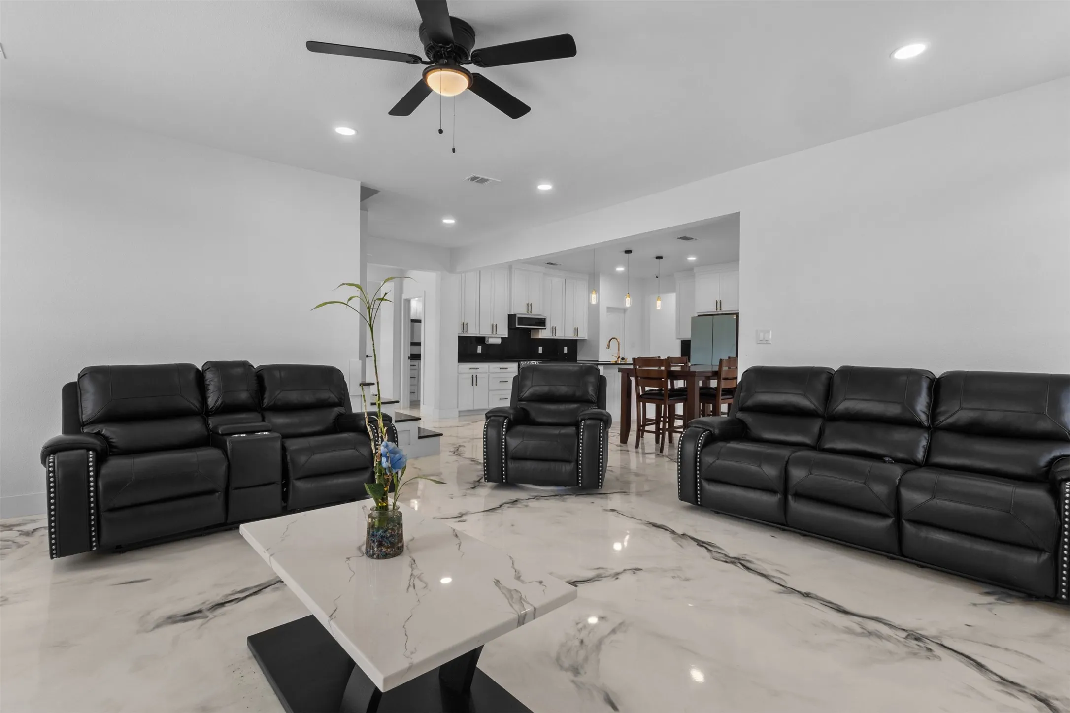 Farm For Sale in Van Zandt County , 233 Private Road #7786, Wills Point, Texas 75169, 5 Bedroom, 4 Bathroom, Garage spaces, 3,333 Sqft, built in 2023, mls#21417914, Real Estate Agent in Wills Point, Homes For Sale in Van Zandt county, Homes For Sale in Wills Point, Realtor in Wills Point Texas, Real Estate Brokerage Independent Realty Texas, Luminita Cordes Realtor
