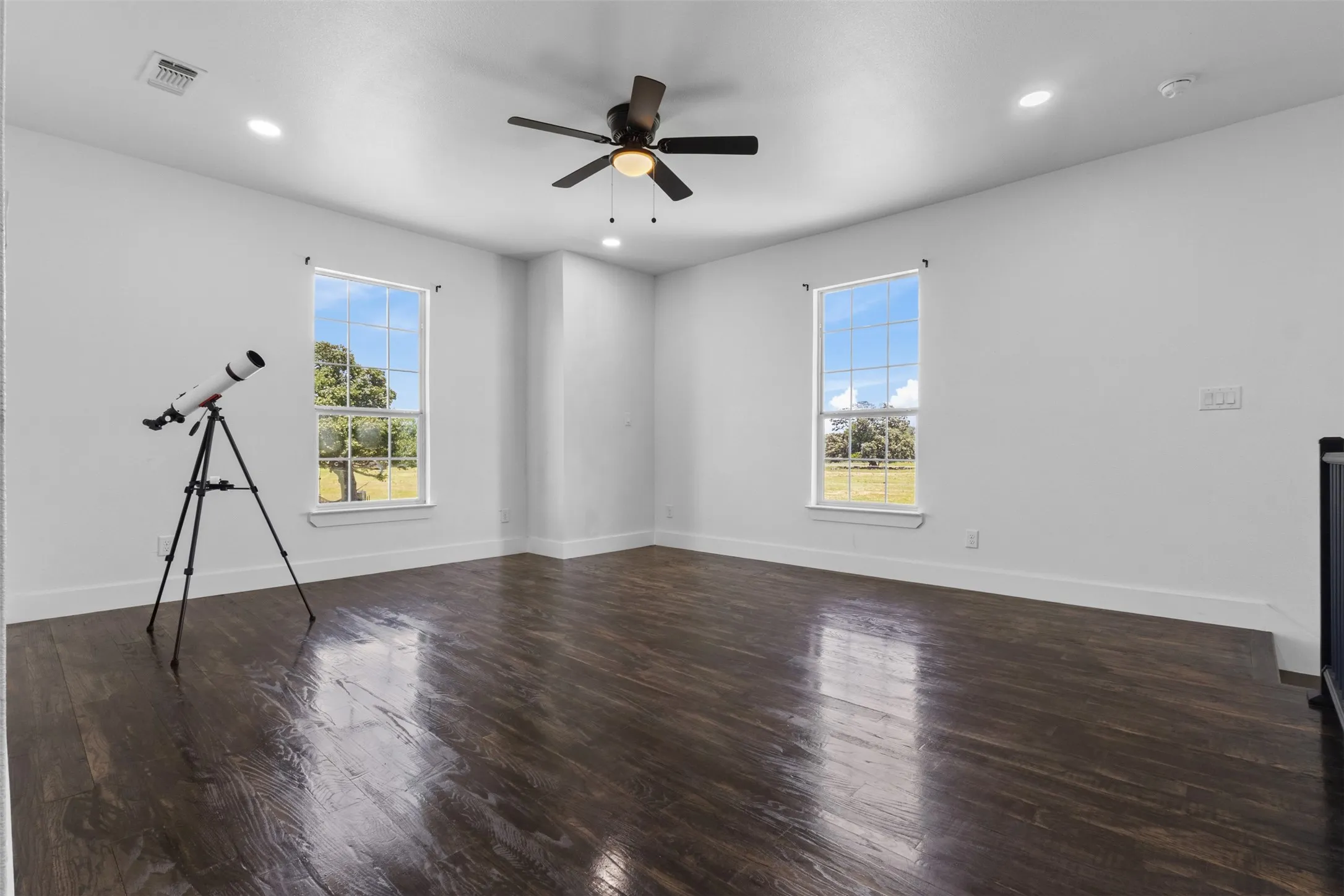 Farm For Sale in Van Zandt County , 233 Private Road #7786, Wills Point, Texas 75169, 5 Bedroom, 4 Bathroom, Garage spaces, 3,333 Sqft, built in 2023, mls#21417914, Real Estate Agent in Wills Point, Homes For Sale in Van Zandt county, Homes For Sale in Wills Point, Realtor in Wills Point Texas, Real Estate Brokerage Independent Realty Texas, Luminita Cordes Realtor