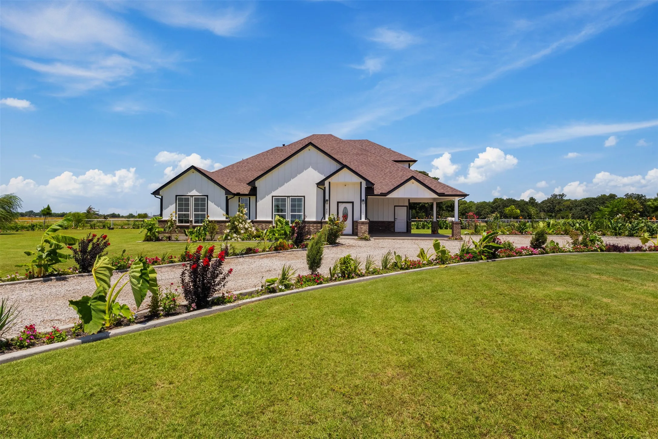 Farm For Sale in Van Zandt County , 233 Private Road #7786, Wills Point, Texas 75169, 5 Bedroom, 4 Bathroom, Garage spaces, 3,333 Sqft, built in 2023, mls#21417914, Real Estate Agent in Wills Point, Homes For Sale in Van Zandt county, Homes For Sale in Wills Point, Realtor in Wills Point Texas, Real Estate Brokerage Independent Realty Texas, Luminita Cordes Realtor