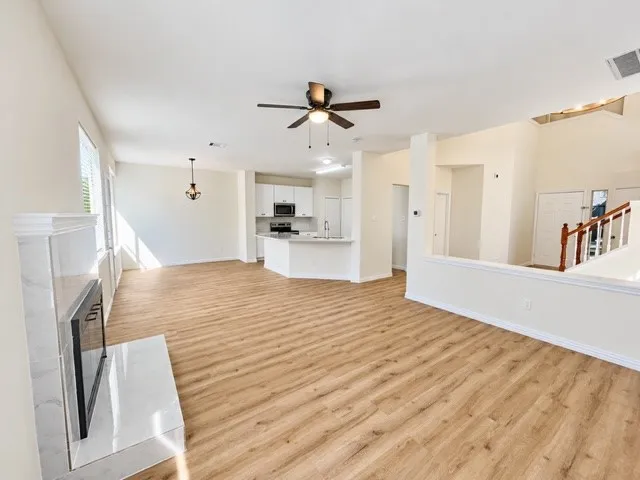 Single Family Residence For Rent in Denton County , 4617 Sandera Lane, Flower Mound, Texas 75028, 3 Bedroom, 3 Bathroom, 2 Garage spaces, 2,041 Sqft, built in 1992, mls#21419904, Real Estate Agent in Flower Mound, Homes For Rent in Denton county, Homes For Rent in Flower Mound, Realtor in Flower Mound Texas, Real Estate Brokerage Independent Realty Texas, Luminita Cordes Realtor
