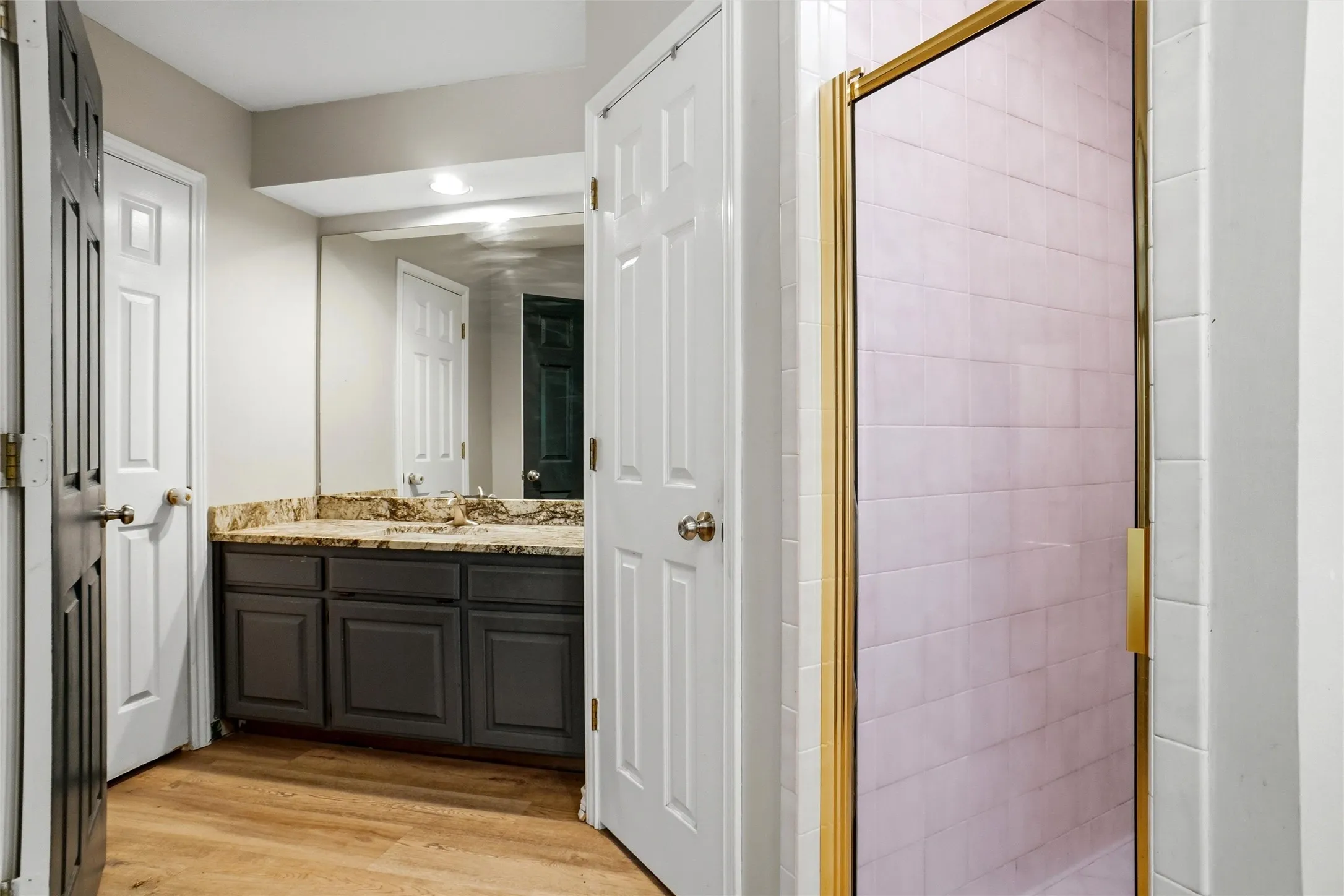 Single Family Residence For Sale in Tarrant County , 1556 Woodbee Court, Azle, Texas 76020, 4 Bedroom, 3 Bathroom, 2 Garage spaces, 2,343 Sqft, built in 1987, mls#21419907, Real Estate Agent in Azle, Homes For Sale in Tarrant county, Homes For Sale in Azle, Realtor in Azle Texas, Real Estate Brokerage Independent Realty Texas, Luminita Cordes Realtor