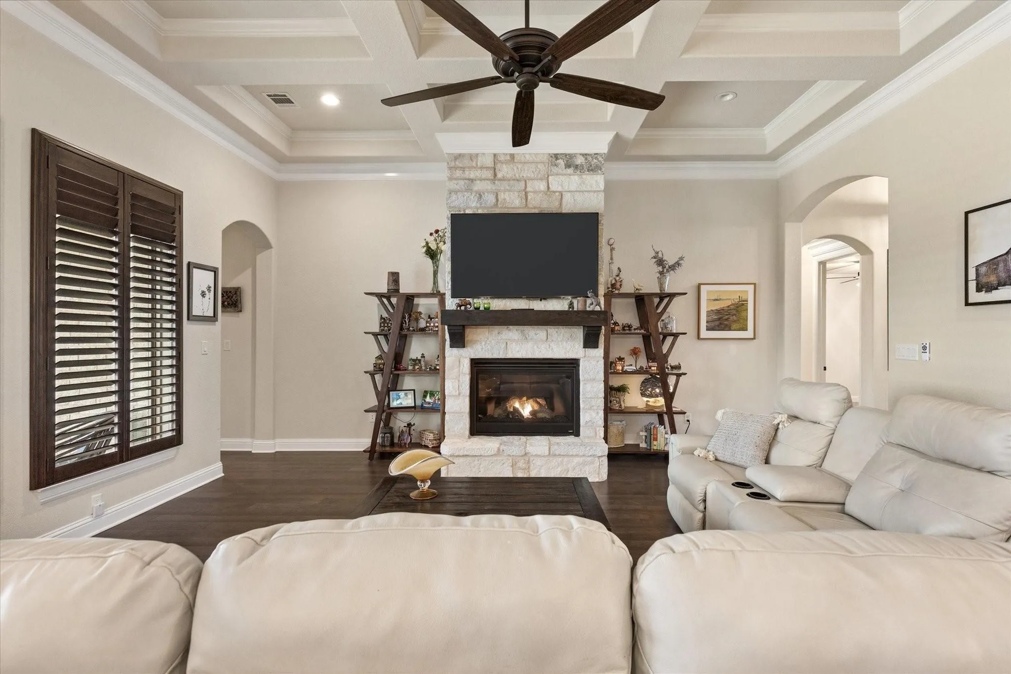 Single Family Residence For Sale in Hood County , 716 Coastal Meadows Court, Granbury, Texas 76049, 4 Bedroom, 3 Bathroom, 3 Garage spaces, 2,898 Sqft, built in 2020, mls#21419931, Real Estate Agent in Granbury, Homes For Sale in Hood county, Homes For Sale in Granbury, Realtor in Granbury Texas, Real Estate Brokerage Independent Realty Texas, Luminita Cordes Realtor