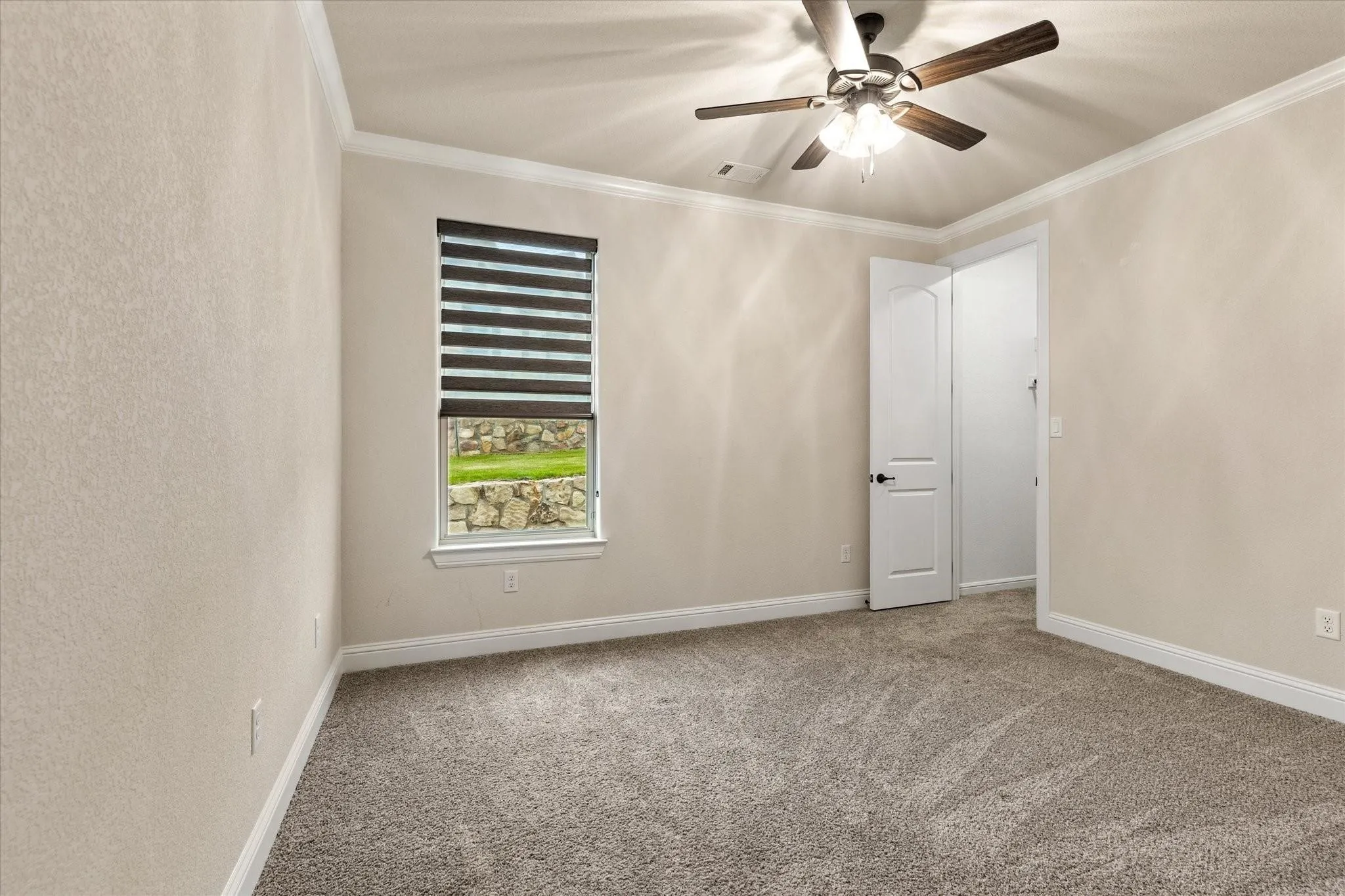 Single Family Residence For Sale in Hood County , 716 Coastal Meadows Court, Granbury, Texas 76049, 4 Bedroom, 3 Bathroom, 3 Garage spaces, 2,898 Sqft, built in 2020, mls#21419931, Real Estate Agent in Granbury, Homes For Sale in Hood county, Homes For Sale in Granbury, Realtor in Granbury Texas, Real Estate Brokerage Independent Realty Texas, Luminita Cordes Realtor