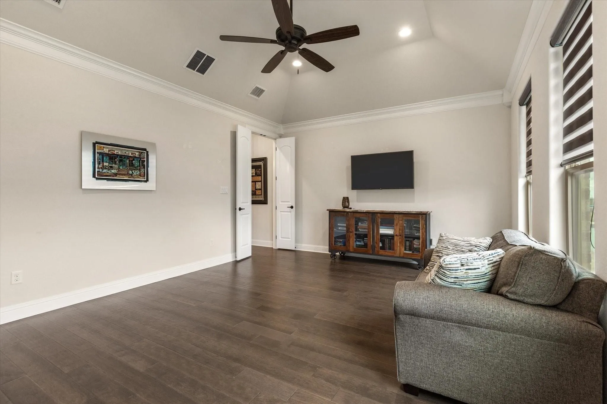 Single Family Residence For Sale in Hood County , 716 Coastal Meadows Court, Granbury, Texas 76049, 4 Bedroom, 3 Bathroom, 3 Garage spaces, 2,898 Sqft, built in 2020, mls#21419931, Real Estate Agent in Granbury, Homes For Sale in Hood county, Homes For Sale in Granbury, Realtor in Granbury Texas, Real Estate Brokerage Independent Realty Texas, Luminita Cordes Realtor
