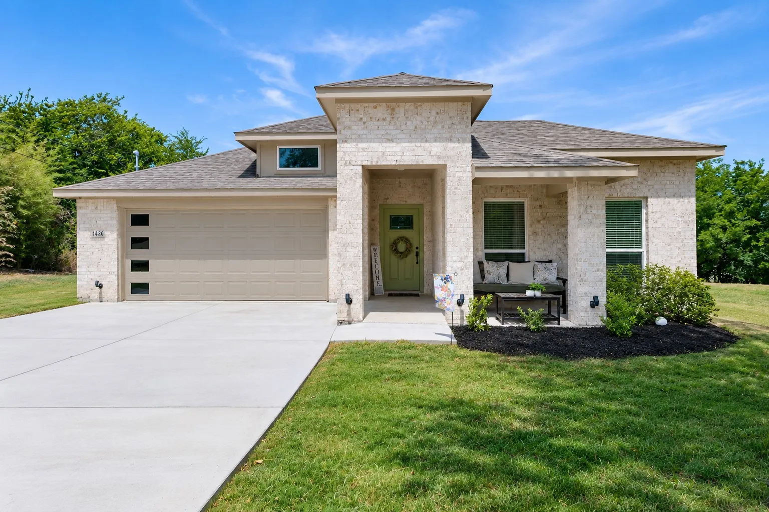 Single Family Residence For Rent