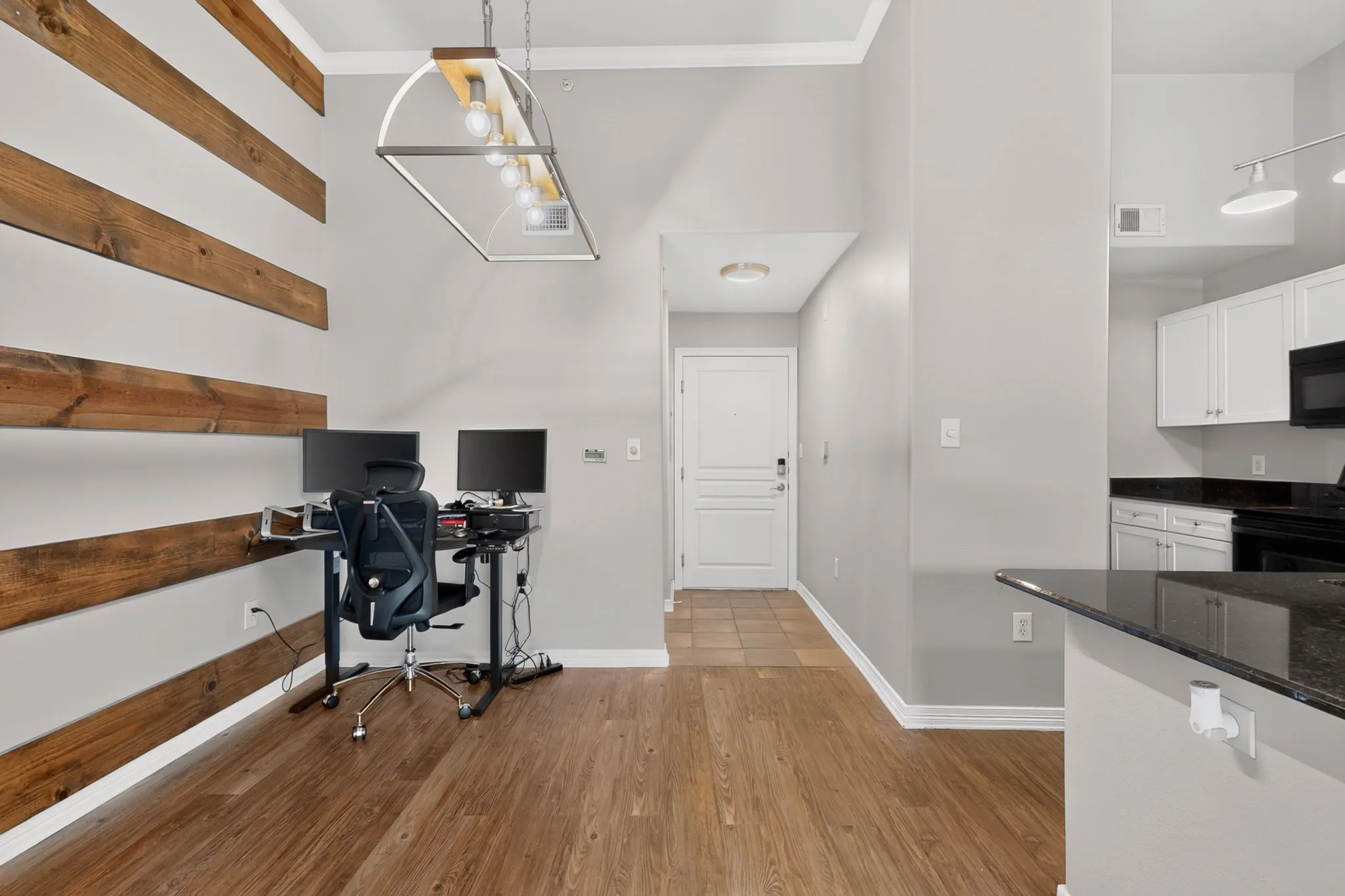 Condominium For Rent in Dallas County , 330 Las Colinas Boulevard E 452, Irving, Texas 75039, 1 Bedroom, 1 Bathroom, 1 Garage spaces, 805 Sqft, built in 2001, mls#21419474, Real Estate Agent in Irving, Homes For Rent in Dallas county, Homes For Rent in Irving, Realtor in Irving Texas, Real Estate Brokerage Independent Realty Texas, Luminita Cordes Realtor