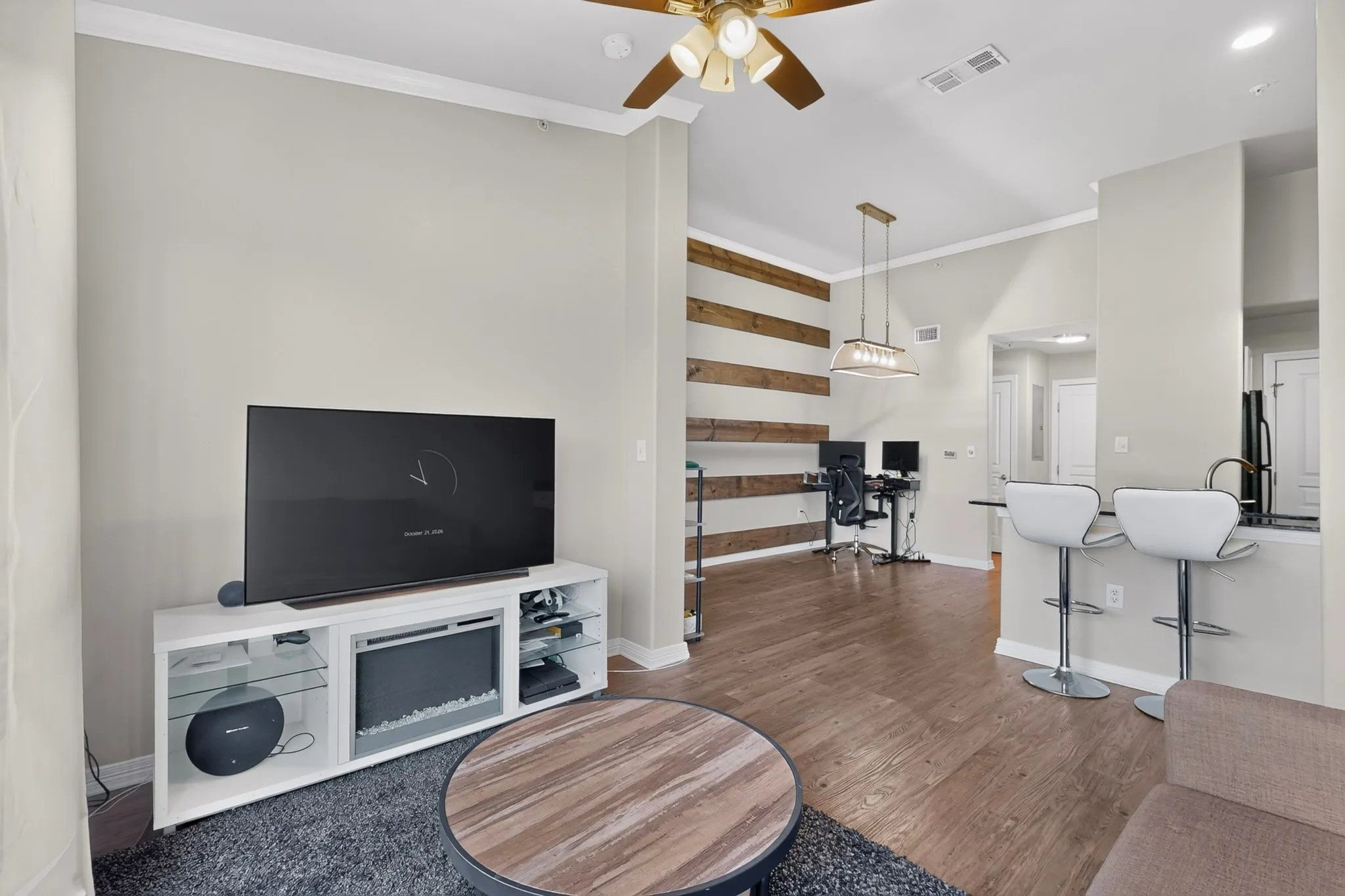 Condominium For Rent in Dallas County , 330 Las Colinas Boulevard E 452, Irving, Texas 75039, 1 Bedroom, 1 Bathroom, 1 Garage spaces, 805 Sqft, built in 2001, mls#21419474, Real Estate Agent in Irving, Homes For Rent in Dallas county, Homes For Rent in Irving, Realtor in Irving Texas, Real Estate Brokerage Independent Realty Texas, Luminita Cordes Realtor