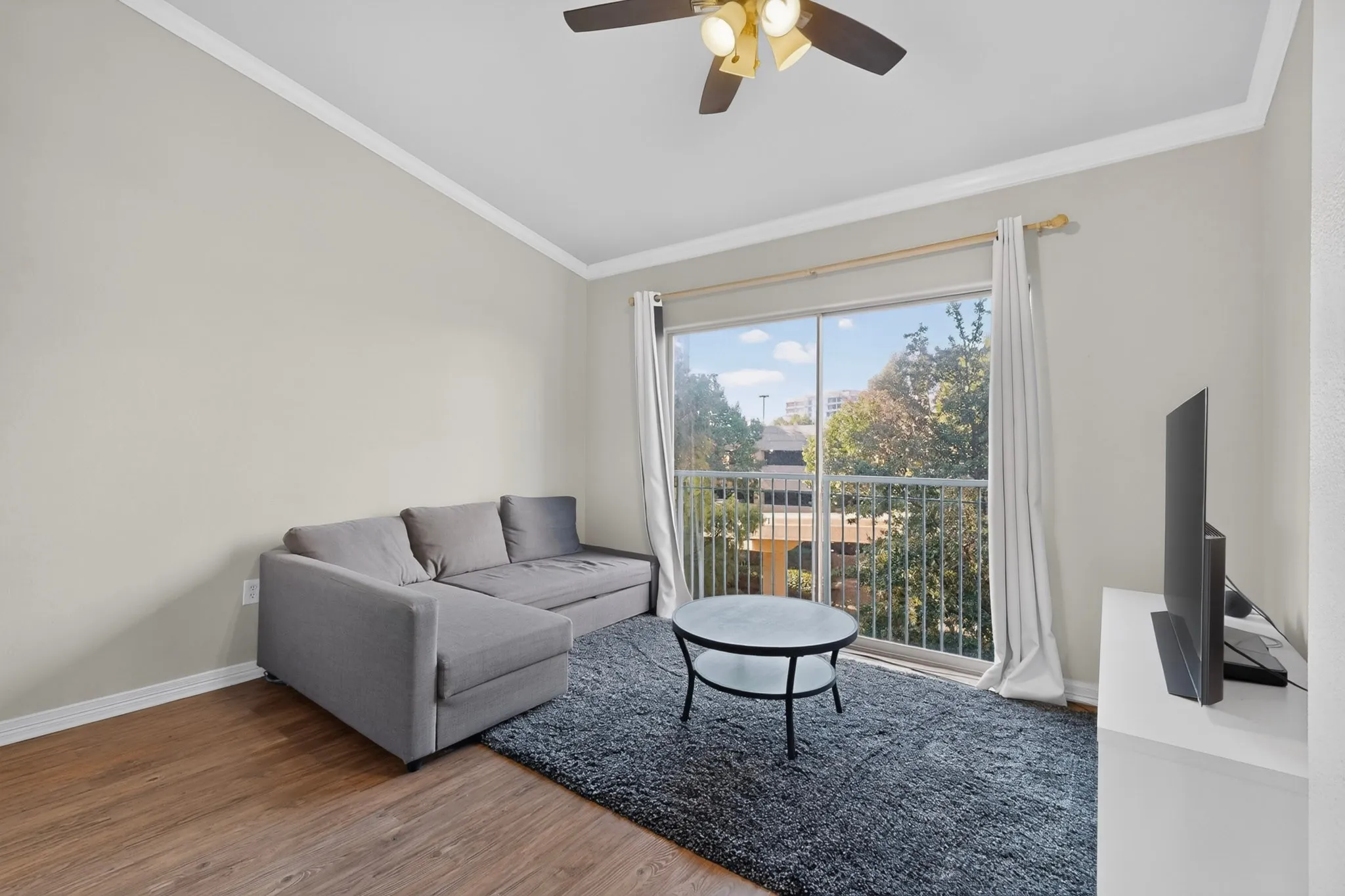 Condominium For Rent in Dallas County , 330 Las Colinas Boulevard E 452, Irving, Texas 75039, 1 Bedroom, 1 Bathroom, 1 Garage spaces, 805 Sqft, built in 2001, mls#21419474, Real Estate Agent in Irving, Homes For Rent in Dallas county, Homes For Rent in Irving, Realtor in Irving Texas, Real Estate Brokerage Independent Realty Texas, Luminita Cordes Realtor