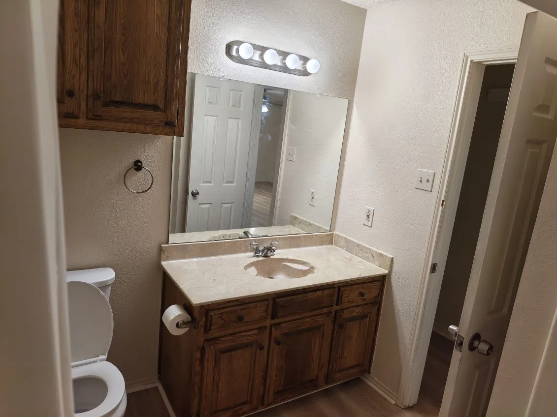 Duplex For Rent in Denton County , 409 Gabe Court, Denton, Texas 76207, 3 Bedroom, 2 Bathroom, 1 Garage spaces, 1,088 Sqft, built in 1983, mls#21419953, Real Estate Agent in Denton, Homes For Rent in Denton county, Homes For Rent in Denton, Realtor in Denton Texas, Real Estate Brokerage Independent Realty Texas, Luminita Cordes Realtor