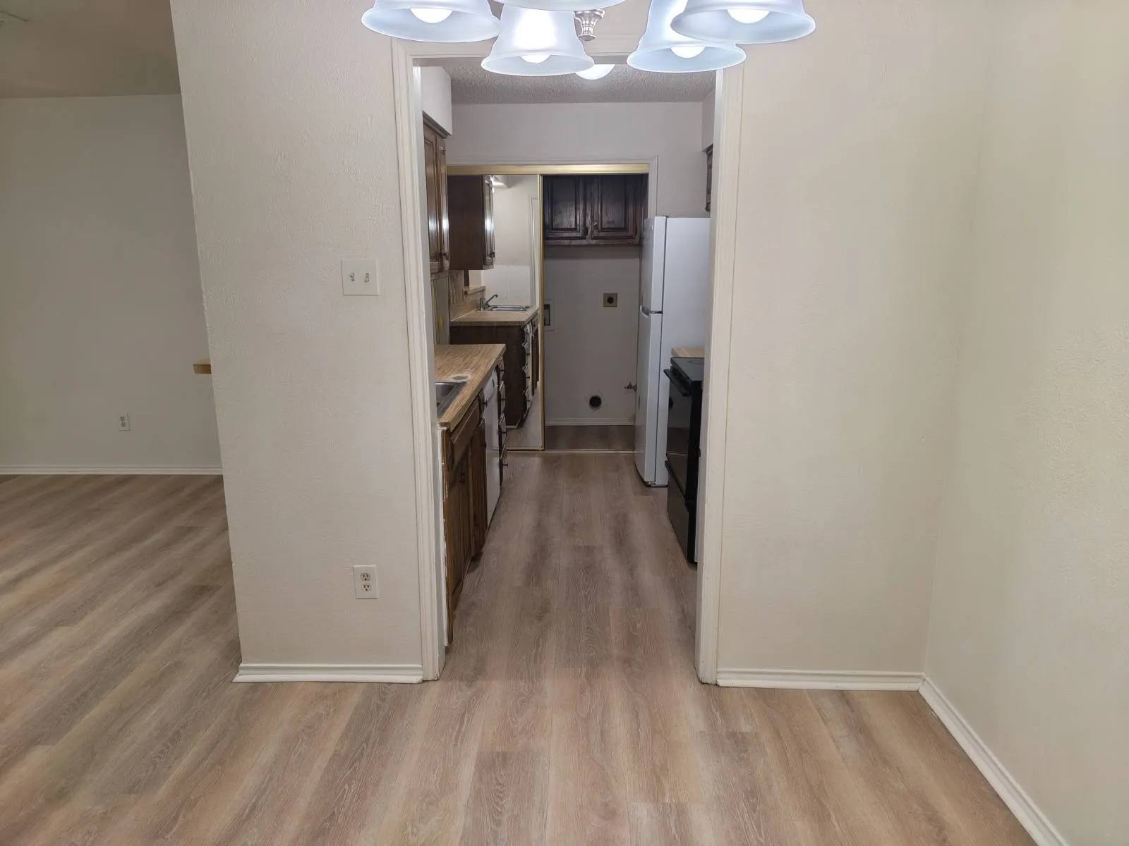Duplex For Rent in Denton County , 409 Gabe Court, Denton, Texas 76207, 3 Bedroom, 2 Bathroom, 1 Garage spaces, 1,088 Sqft, built in 1983, mls#21419953, Real Estate Agent in Denton, Homes For Rent in Denton county, Homes For Rent in Denton, Realtor in Denton Texas, Real Estate Brokerage Independent Realty Texas, Luminita Cordes Realtor
