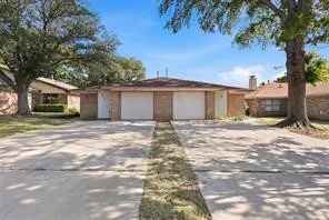 Duplex For Rent in Denton County , 409 Gabe Court, Denton, Texas 76207, 3 Bedroom, 2 Bathroom, 1 Garage spaces, 1,088 Sqft, built in 1983, mls#21419953, Real Estate Agent in Denton, Homes For Rent in Denton county, Homes For Rent in Denton, Realtor in Denton Texas, Real Estate Brokerage Independent Realty Texas, Luminita Cordes Realtor