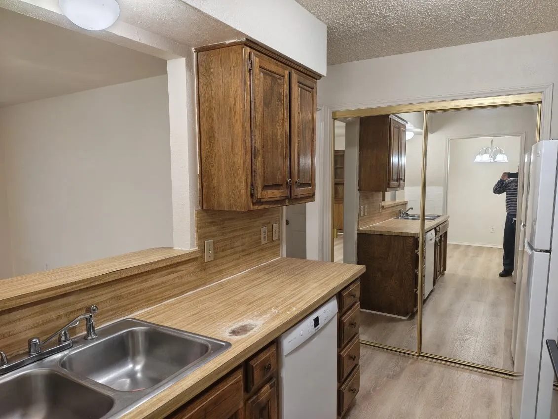 Duplex For Rent in Denton County , 409 Gabe Court, Denton, Texas 76207, 3 Bedroom, 2 Bathroom, 1 Garage spaces, 1,088 Sqft, built in 1983, mls#21419953, Real Estate Agent in Denton, Homes For Rent in Denton county, Homes For Rent in Denton, Realtor in Denton Texas, Real Estate Brokerage Independent Realty Texas, Luminita Cordes Realtor