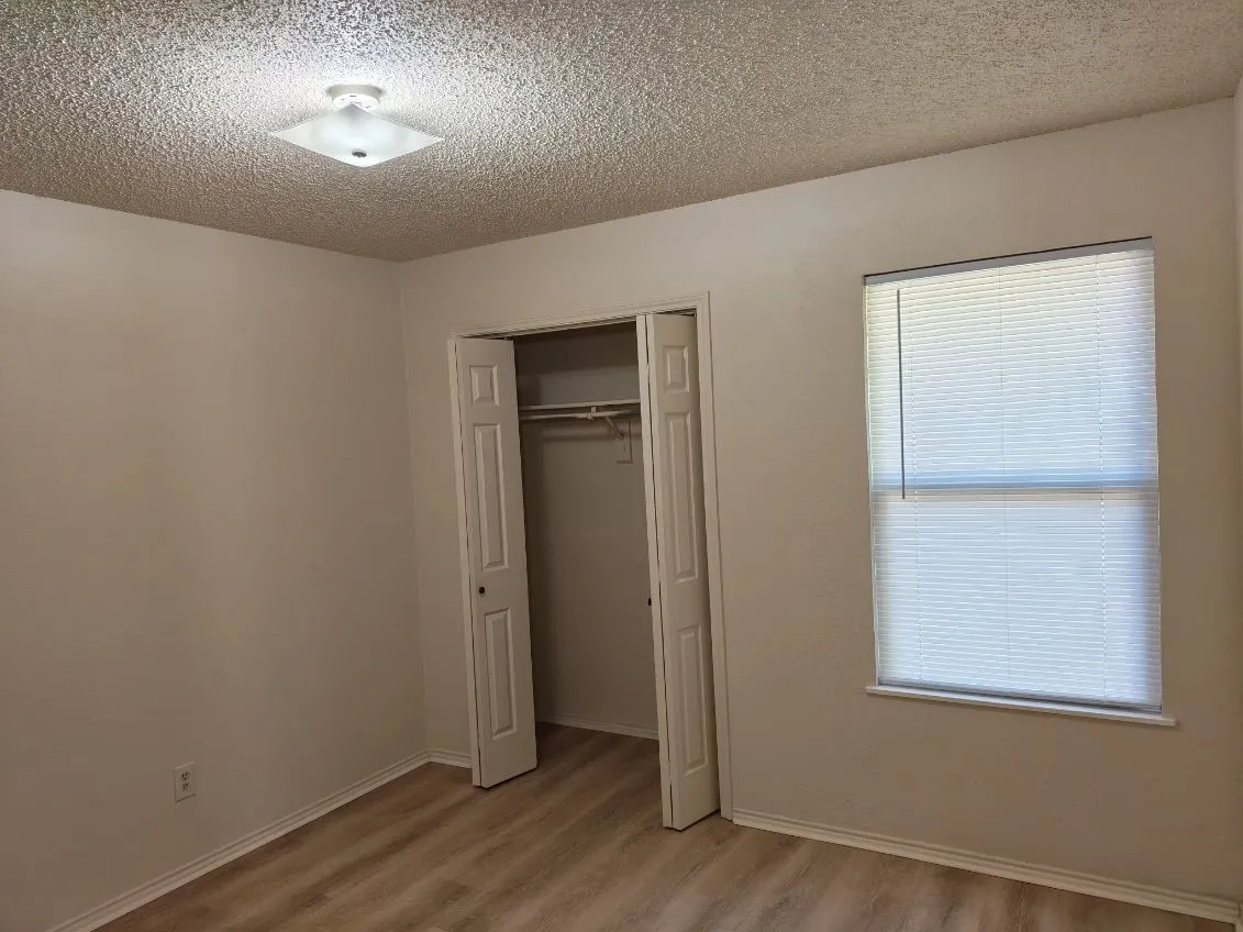 Duplex For Rent in Denton County , 409 Gabe Court, Denton, Texas 76207, 3 Bedroom, 2 Bathroom, 1 Garage spaces, 1,088 Sqft, built in 1983, mls#21419953, Real Estate Agent in Denton, Homes For Rent in Denton county, Homes For Rent in Denton, Realtor in Denton Texas, Real Estate Brokerage Independent Realty Texas, Luminita Cordes Realtor