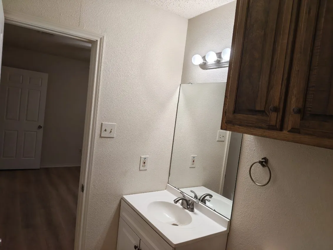 Duplex For Rent in Denton County , 409 Gabe Court, Denton, Texas 76207, 3 Bedroom, 2 Bathroom, 1 Garage spaces, 1,088 Sqft, built in 1983, mls#21419953, Real Estate Agent in Denton, Homes For Rent in Denton county, Homes For Rent in Denton, Realtor in Denton Texas, Real Estate Brokerage Independent Realty Texas, Luminita Cordes Realtor