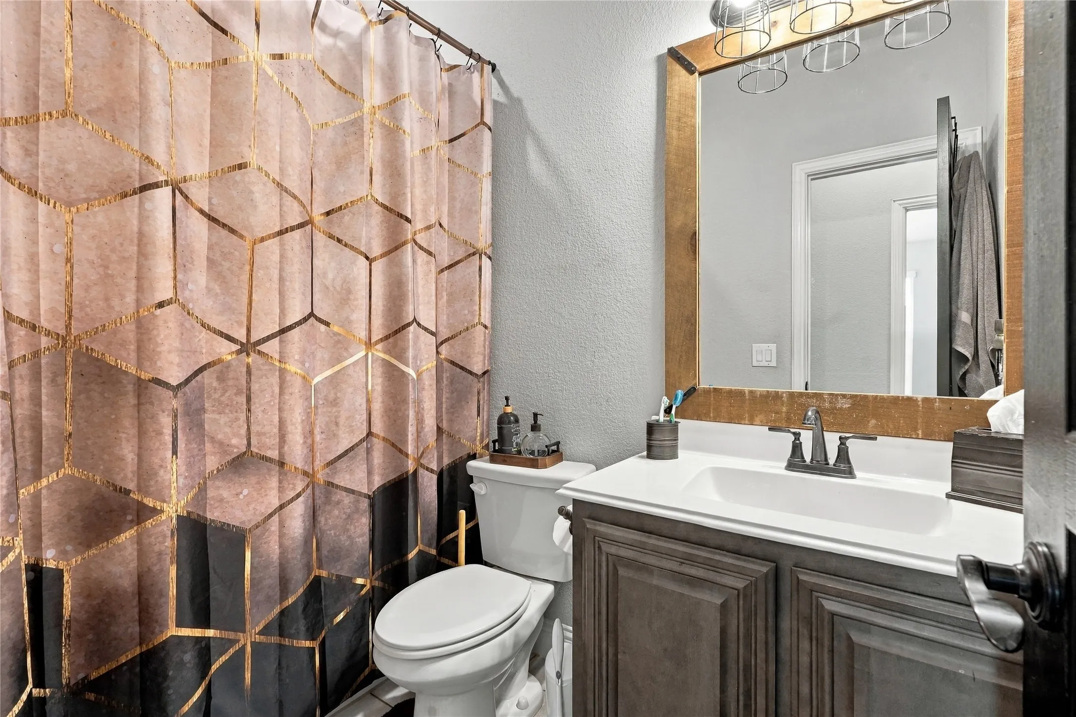 Single Family Residence For Sale in Tarrant County , 4117 Mountain Meadow Road, Fort Worth, Texas 76036, 4 Bedroom, 2 Bathroom, 2 Garage spaces, 2,042 Sqft, built in 2019, mls#21417440, Real Estate Agent in Fort Worth, Homes For Sale in Tarrant county, Homes For Sale in Fort Worth, Realtor in Fort Worth Texas, Real Estate Brokerage Independent Realty Texas, Luminita Cordes Realtor