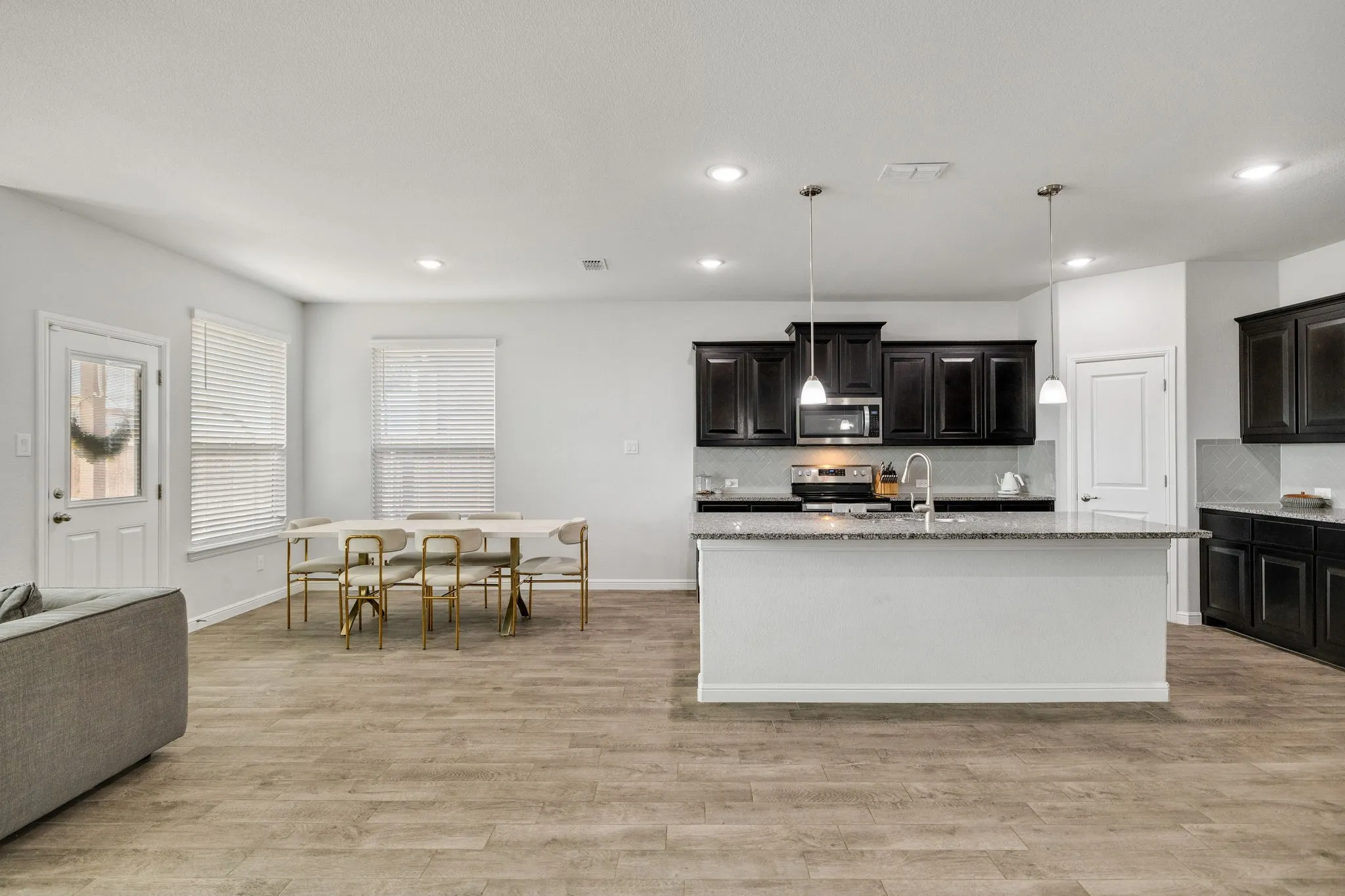 Single Family Residence For Sale in Tarrant County , 1108 Nelson Place, Fort Worth, Texas 76028, 4 Bedroom, 2 Bathroom, 2 Garage spaces, 1,995 Sqft, built in 2020, mls#21418938, Real Estate Agent in Fort Worth, Homes For Sale in Tarrant county, Homes For Sale in Fort Worth, Realtor in Fort Worth Texas, Real Estate Brokerage Independent Realty Texas, Luminita Cordes Realtor
