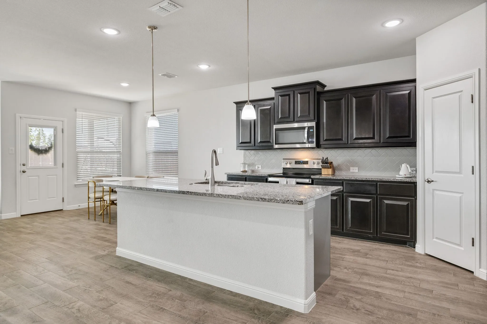 Single Family Residence For Sale in Tarrant County , 1108 Nelson Place, Fort Worth, Texas 76028, 4 Bedroom, 2 Bathroom, 2 Garage spaces, 1,995 Sqft, built in 2020, mls#21418938, Real Estate Agent in Fort Worth, Homes For Sale in Tarrant county, Homes For Sale in Fort Worth, Realtor in Fort Worth Texas, Real Estate Brokerage Independent Realty Texas, Luminita Cordes Realtor