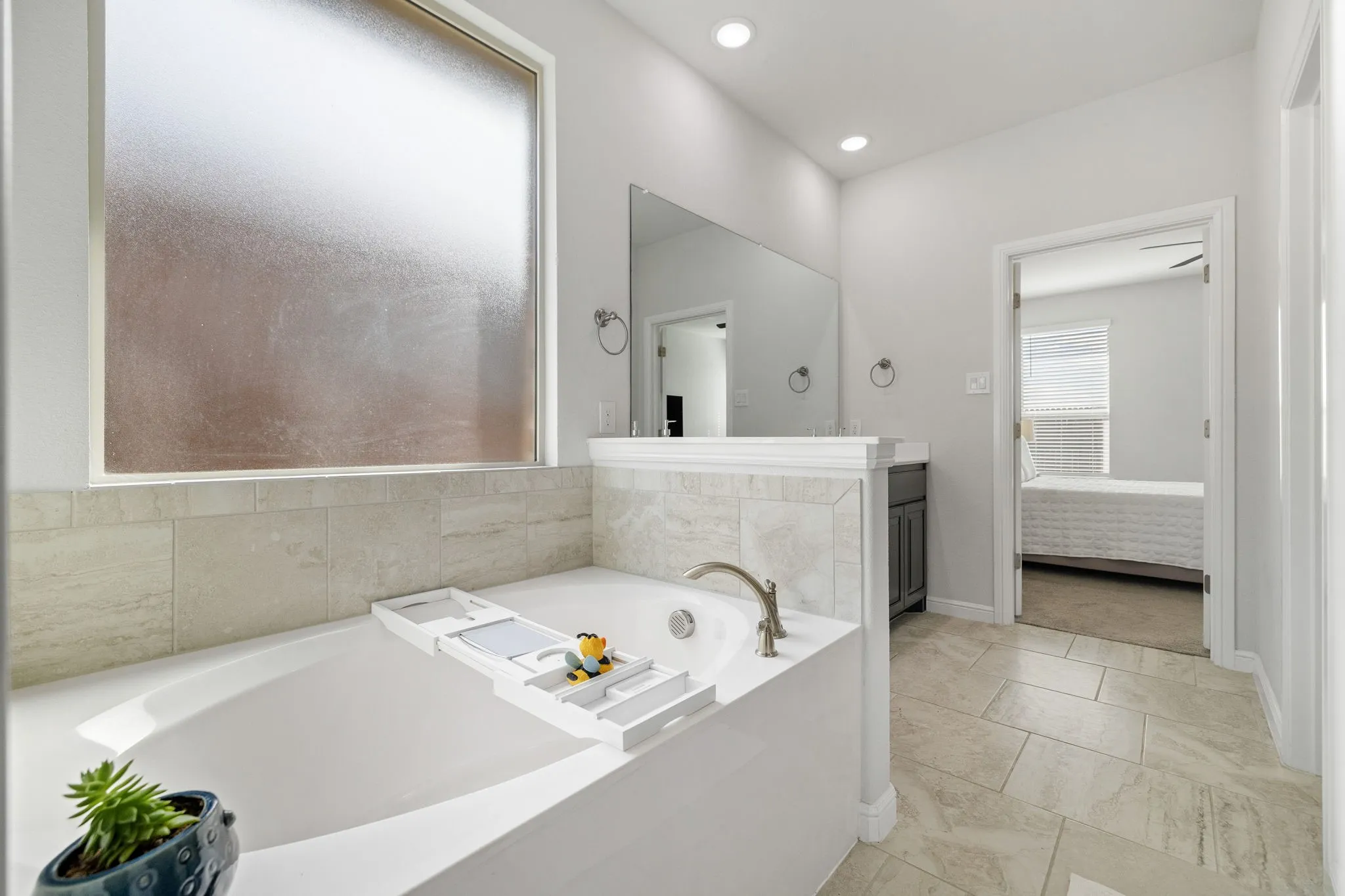Single Family Residence For Sale in Tarrant County , 1108 Nelson Place, Fort Worth, Texas 76028, 4 Bedroom, 2 Bathroom, 2 Garage spaces, 1,995 Sqft, built in 2020, mls#21418938, Real Estate Agent in Fort Worth, Homes For Sale in Tarrant county, Homes For Sale in Fort Worth, Realtor in Fort Worth Texas, Real Estate Brokerage Independent Realty Texas, Luminita Cordes Realtor