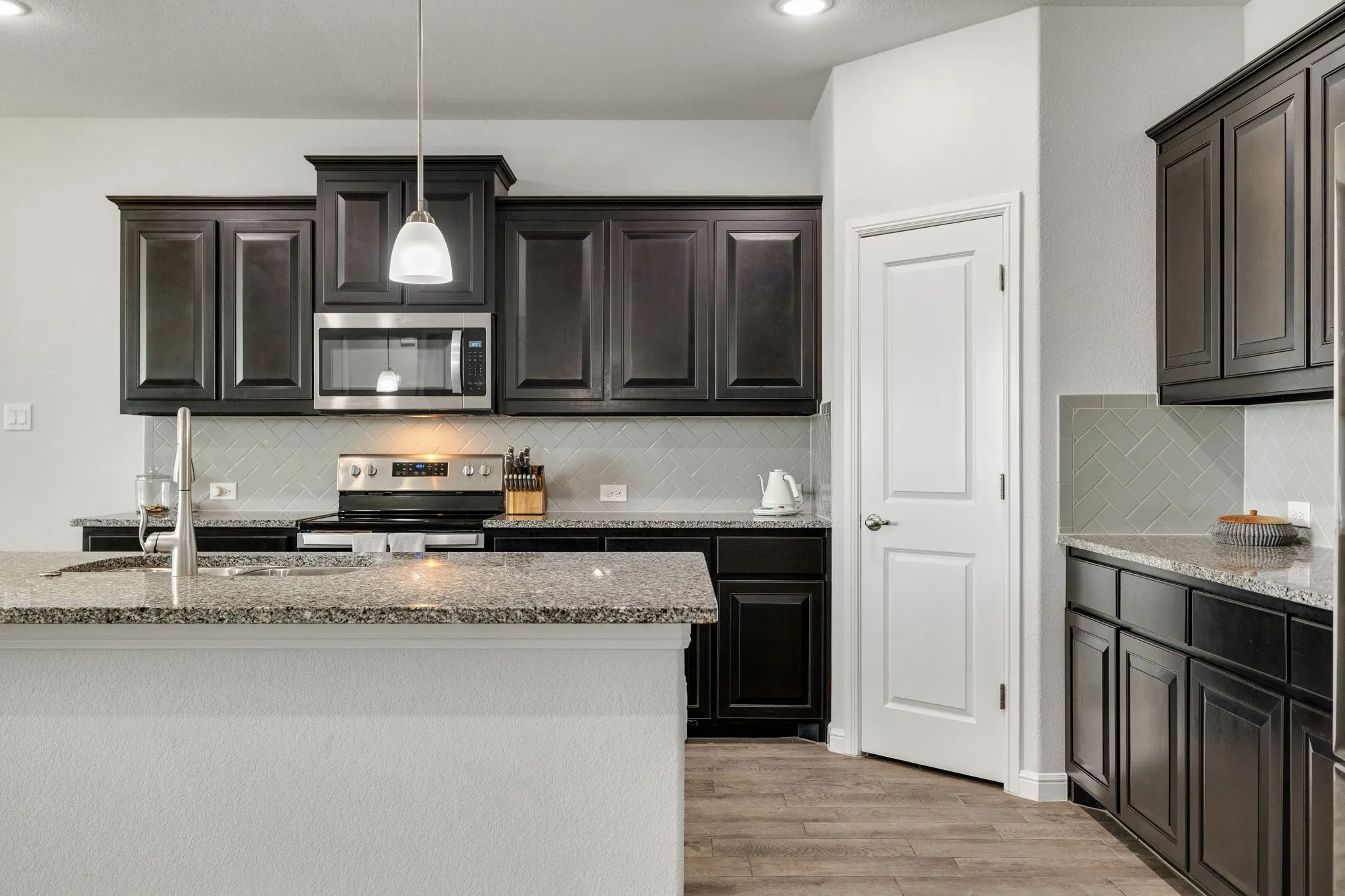 Single Family Residence For Sale in Tarrant County , 1108 Nelson Place, Fort Worth, Texas 76028, 4 Bedroom, 2 Bathroom, 2 Garage spaces, 1,995 Sqft, built in 2020, mls#21418938, Real Estate Agent in Fort Worth, Homes For Sale in Tarrant county, Homes For Sale in Fort Worth, Realtor in Fort Worth Texas, Real Estate Brokerage Independent Realty Texas, Luminita Cordes Realtor