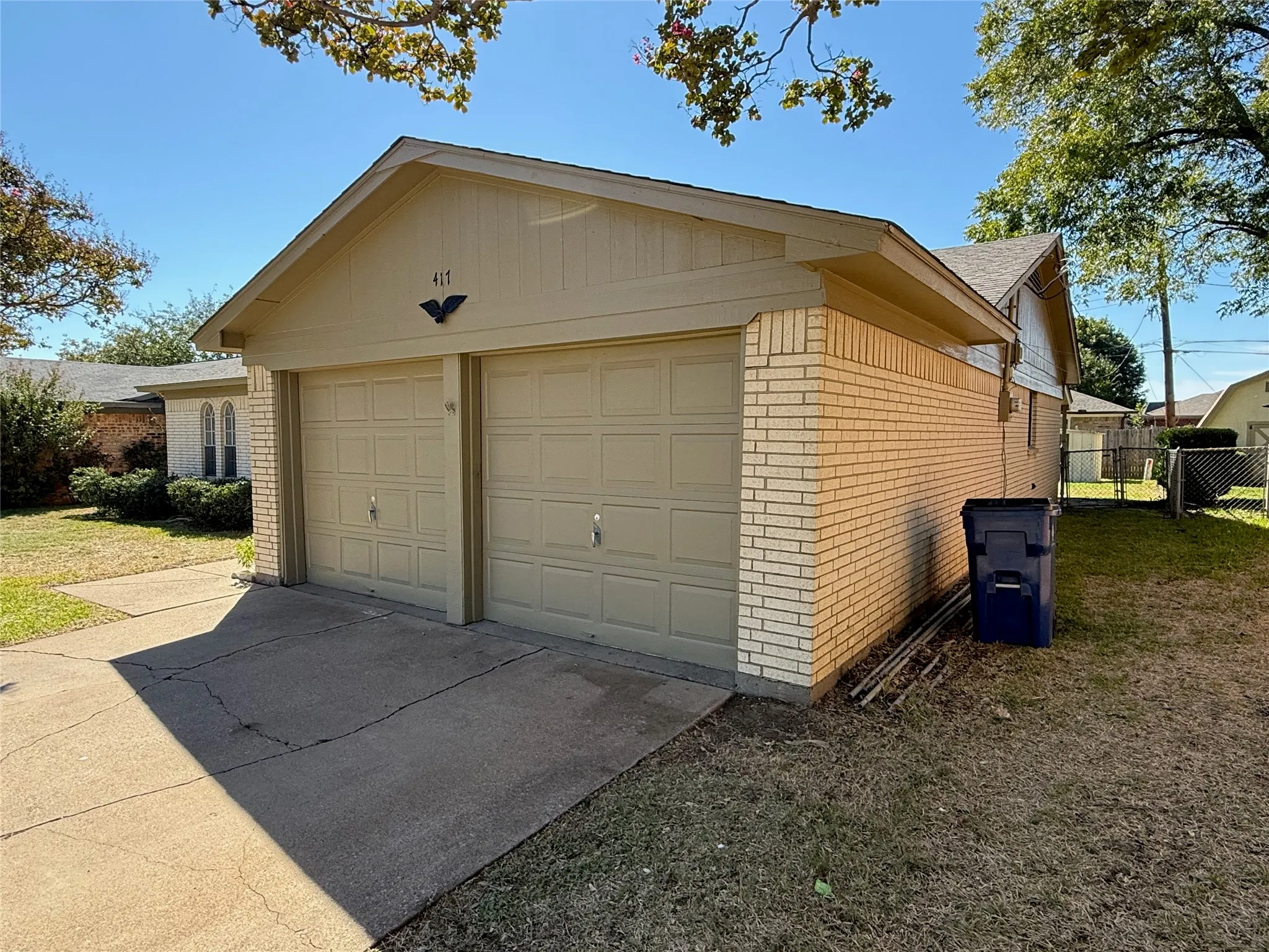 Single Family Residence For Rent in Johnson County , 417 Linda Drive, Burleson, Texas 76028, 4 Bedroom, 2 Bathroom, 2 Garage spaces, 1,422 Sqft, built in 1979, mls#21418731, Real Estate Agent in Burleson, Homes For Rent in Johnson county, Homes For Rent in Burleson, Realtor in Burleson Texas, Real Estate Brokerage Independent Realty Texas, Luminita Cordes Realtor