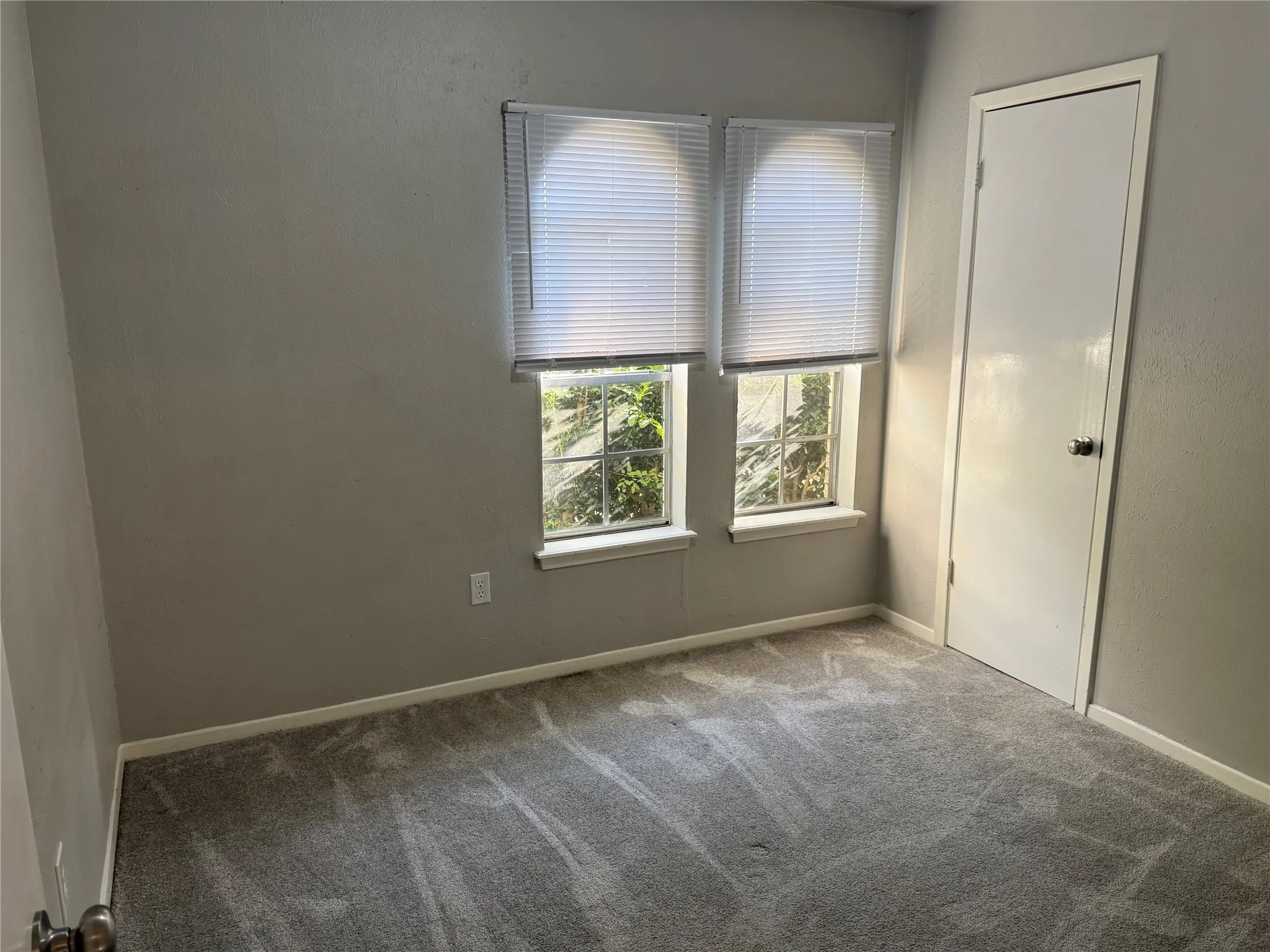 Single Family Residence For Rent in Johnson County , 417 Linda Drive, Burleson, Texas 76028, 4 Bedroom, 2 Bathroom, 2 Garage spaces, 1,422 Sqft, built in 1979, mls#21418731, Real Estate Agent in Burleson, Homes For Rent in Johnson county, Homes For Rent in Burleson, Realtor in Burleson Texas, Real Estate Brokerage Independent Realty Texas, Luminita Cordes Realtor