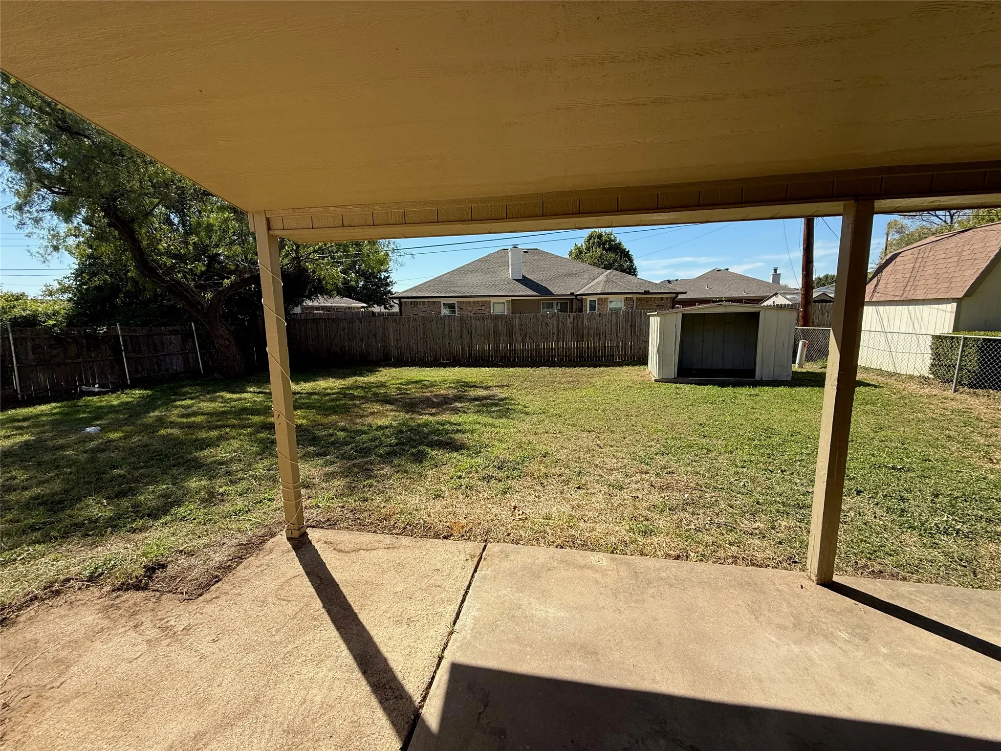 Single Family Residence For Rent in Johnson County , 417 Linda Drive, Burleson, Texas 76028, 4 Bedroom, 2 Bathroom, 2 Garage spaces, 1,422 Sqft, built in 1979, mls#21418731, Real Estate Agent in Burleson, Homes For Rent in Johnson county, Homes For Rent in Burleson, Realtor in Burleson Texas, Real Estate Brokerage Independent Realty Texas, Luminita Cordes Realtor