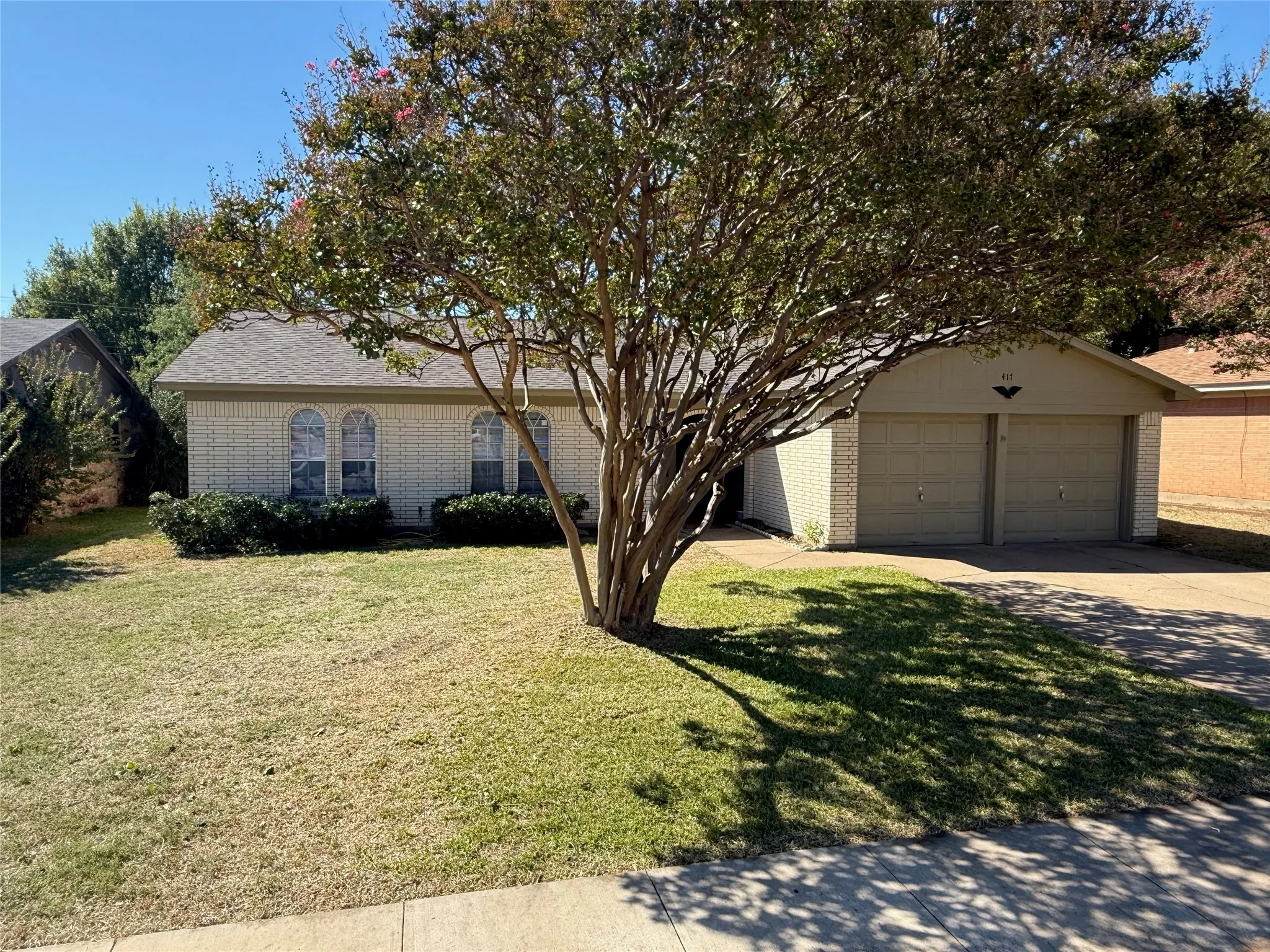 Single Family Residence For Rent in Johnson County , 417 Linda Drive, Burleson, Texas 76028, 4 Bedroom, 2 Bathroom, 2 Garage spaces, 1,422 Sqft, built in 1979, mls#21418731, Real Estate Agent in Burleson, Homes For Rent in Johnson county, Homes For Rent in Burleson, Realtor in Burleson Texas, Real Estate Brokerage Independent Realty Texas, Luminita Cordes Realtor