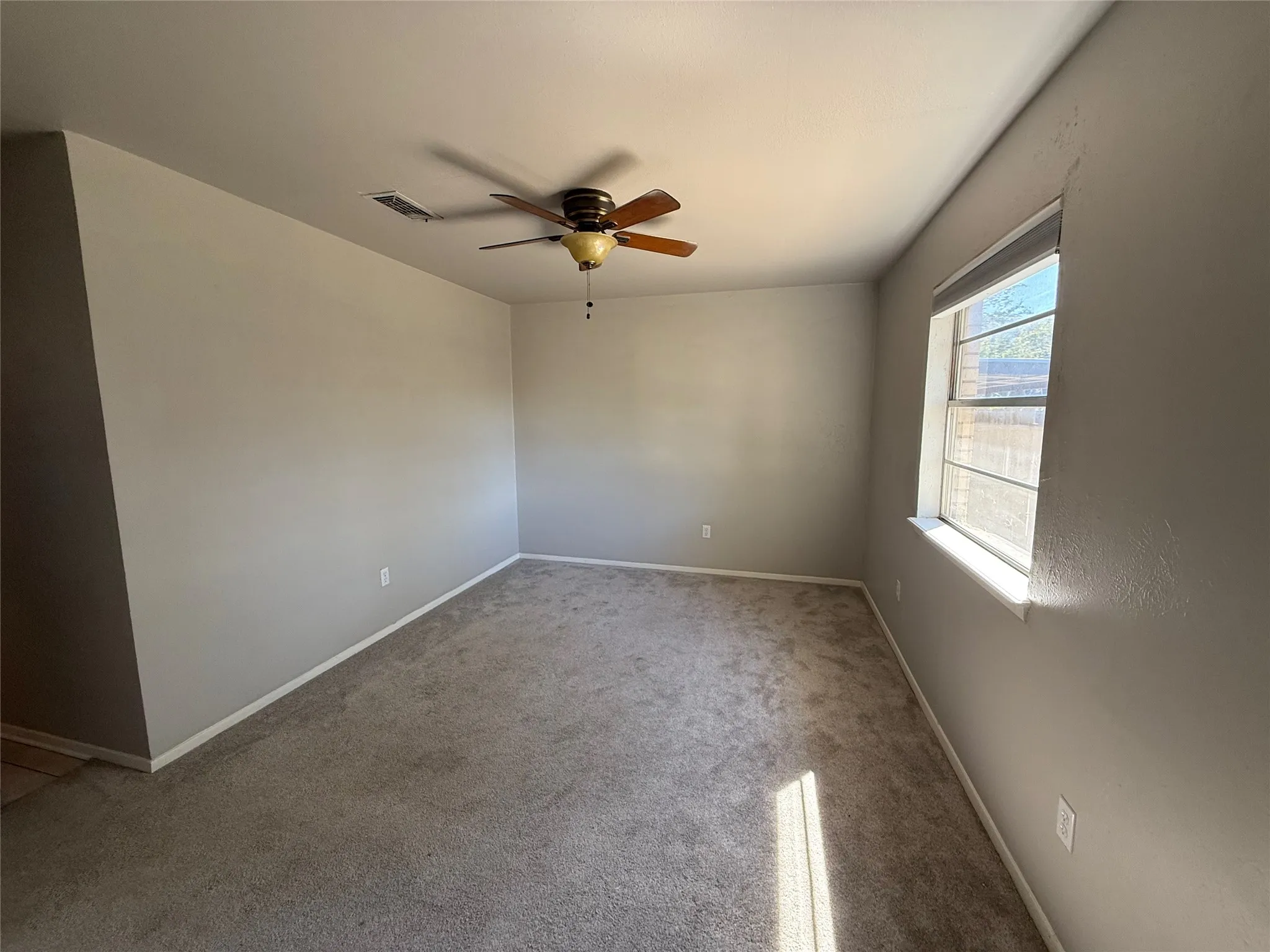 Single Family Residence For Rent in Johnson County , 417 Linda Drive, Burleson, Texas 76028, 4 Bedroom, 2 Bathroom, 2 Garage spaces, 1,422 Sqft, built in 1979, mls#21418731, Real Estate Agent in Burleson, Homes For Rent in Johnson county, Homes For Rent in Burleson, Realtor in Burleson Texas, Real Estate Brokerage Independent Realty Texas, Luminita Cordes Realtor