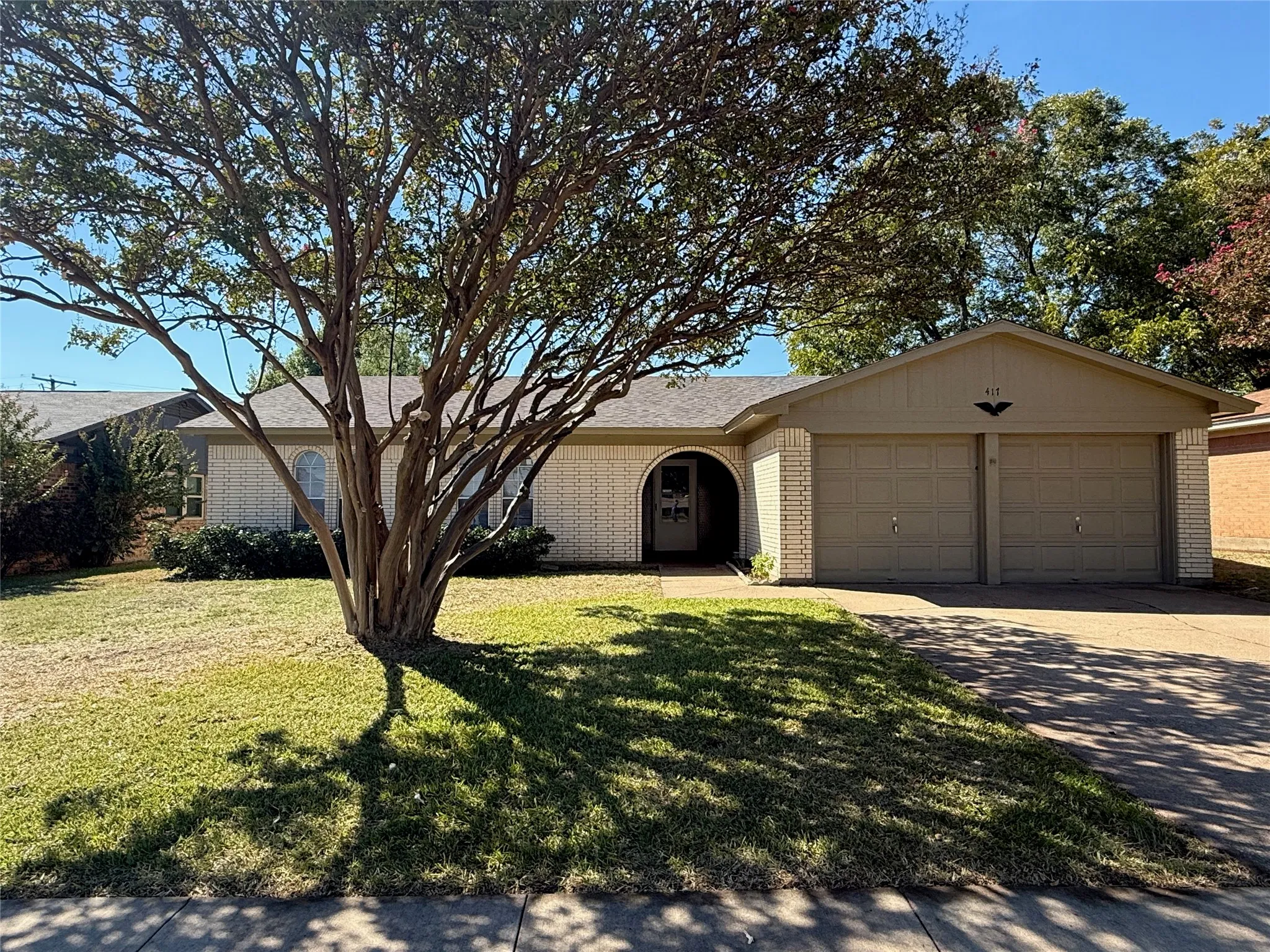 Single Family Residence For Rent in Johnson County , 417 Linda Drive, Burleson, Texas 76028, 4 Bedroom, 2 Bathroom, 2 Garage spaces, 1,422 Sqft, built in 1979, mls#21418731, Real Estate Agent in Burleson, Homes For Rent in Johnson county, Homes For Rent in Burleson, Realtor in Burleson Texas, Real Estate Brokerage Independent Realty Texas, Luminita Cordes Realtor