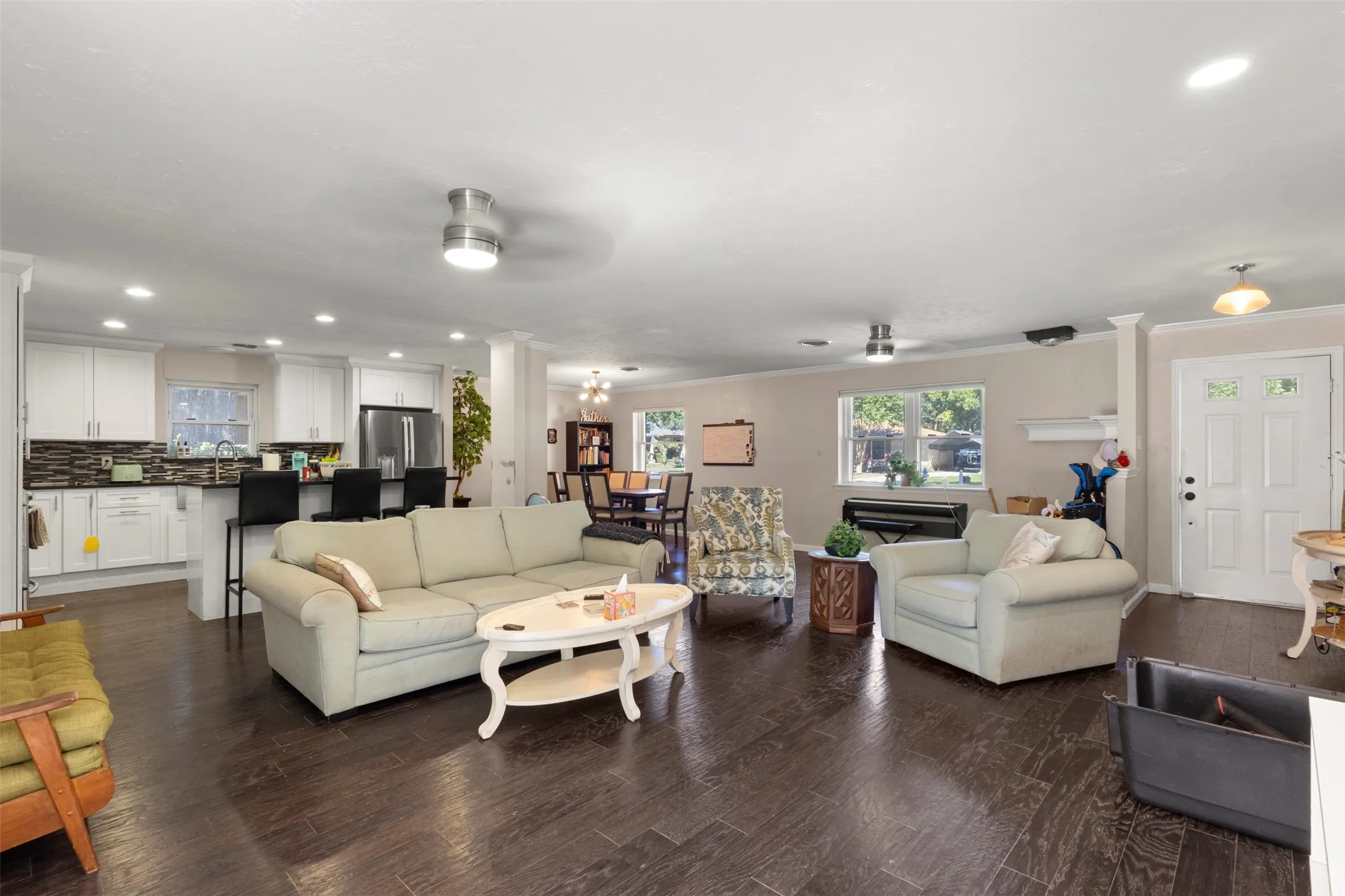 Single Family Residence For Sale in Collin County , 206 Watson Drive, Allen, Texas 75002, 5 Bedroom, 3 Bathroom, 2 Garage spaces, 2,649 Sqft, built in 1962, mls#21419729, Real Estate Agent in Allen, Homes For Sale in Collin county, Homes For Sale in Allen, Realtor in Allen Texas, Real Estate Brokerage Independent Realty Texas, Luminita Cordes Realtor