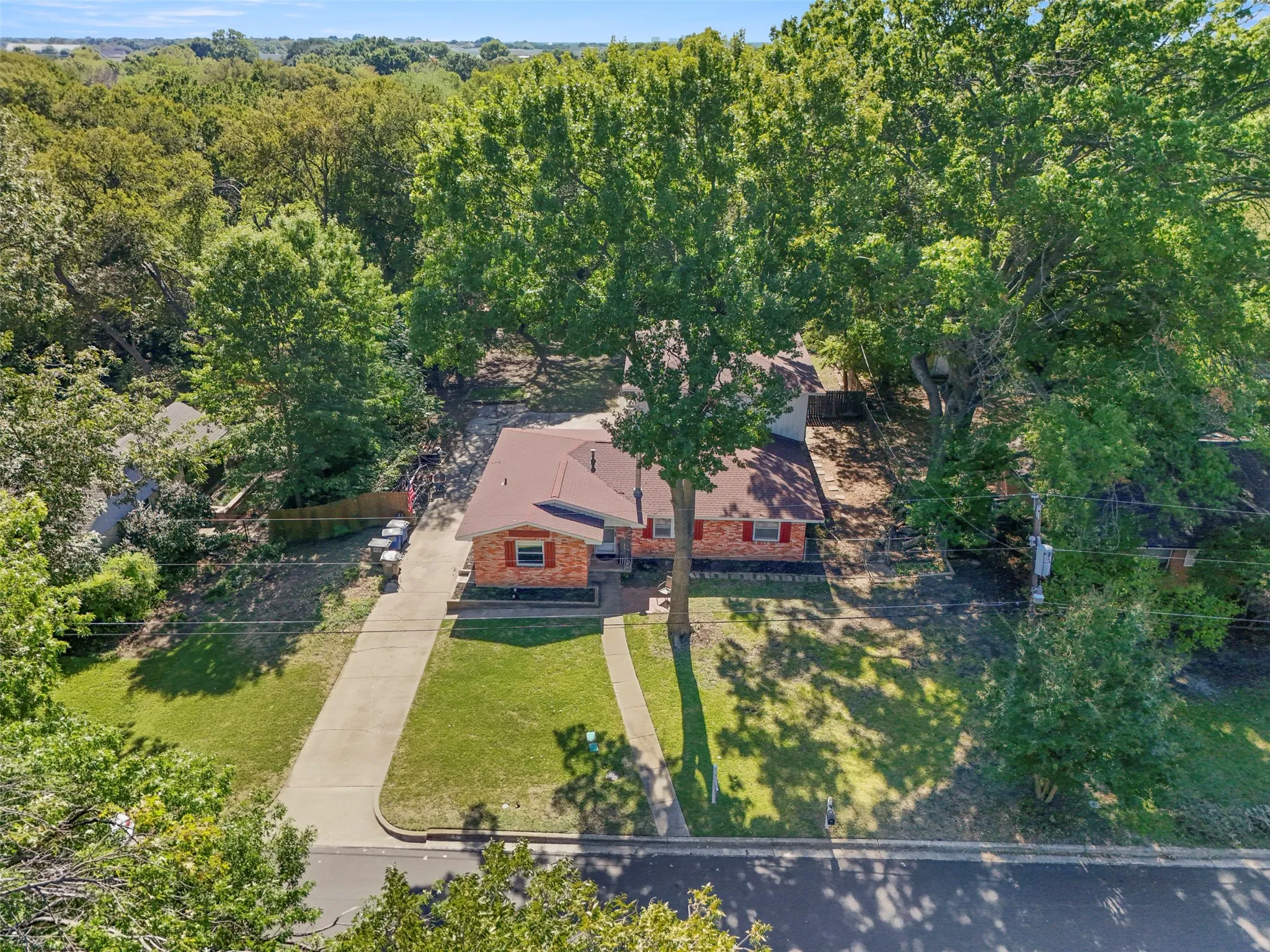 Single Family Residence For Sale in Collin County , 206 Watson Drive, Allen, Texas 75002, 5 Bedroom, 3 Bathroom, 2 Garage spaces, 2,649 Sqft, built in 1962, mls#21419729, Real Estate Agent in Allen, Homes For Sale in Collin county, Homes For Sale in Allen, Realtor in Allen Texas, Real Estate Brokerage Independent Realty Texas, Luminita Cordes Realtor
